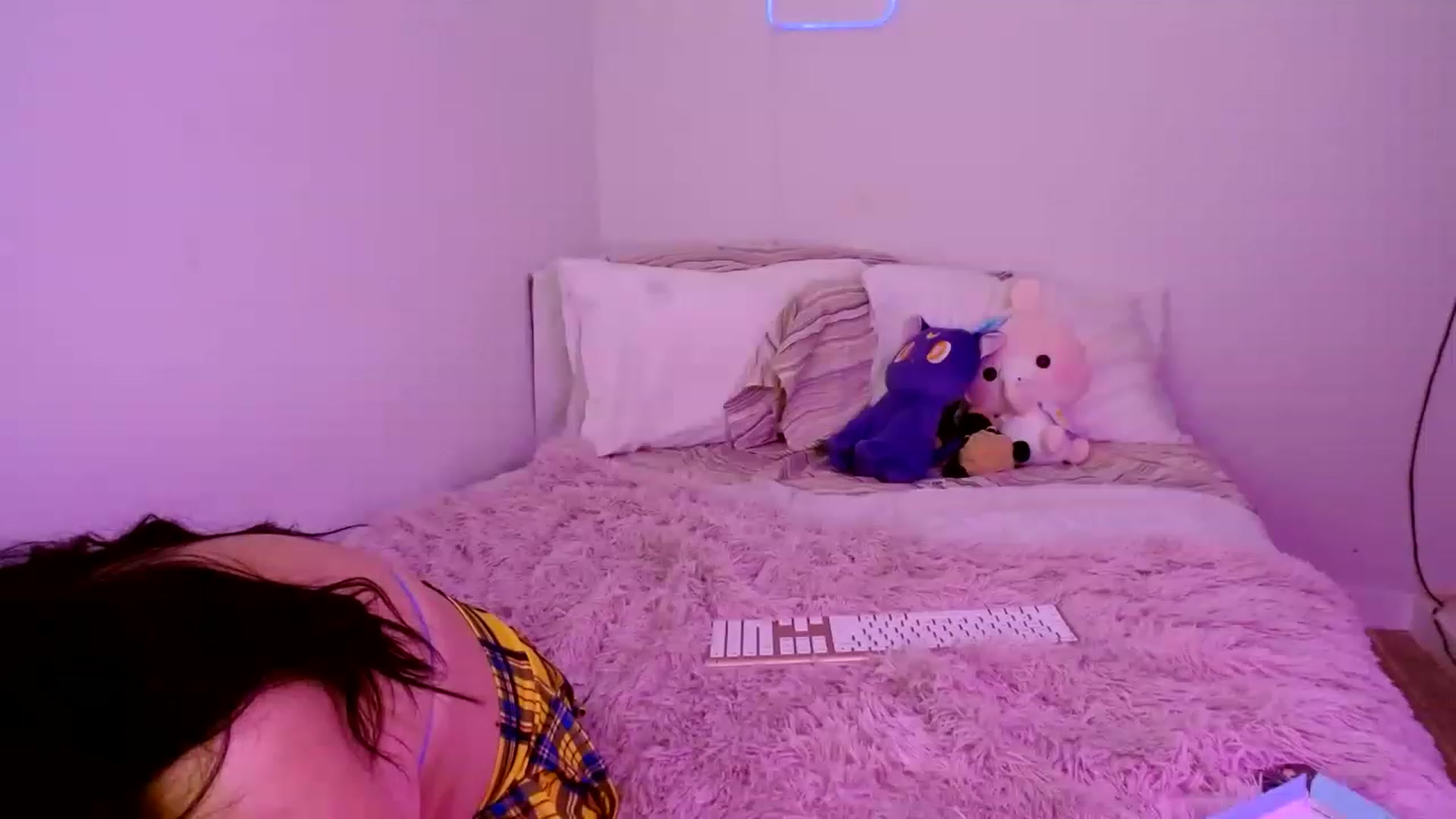 Gallery image thumbnail from Lucyy_fer's myfreecams stream on, 03/22/2023, 07:14 image 12 of 20