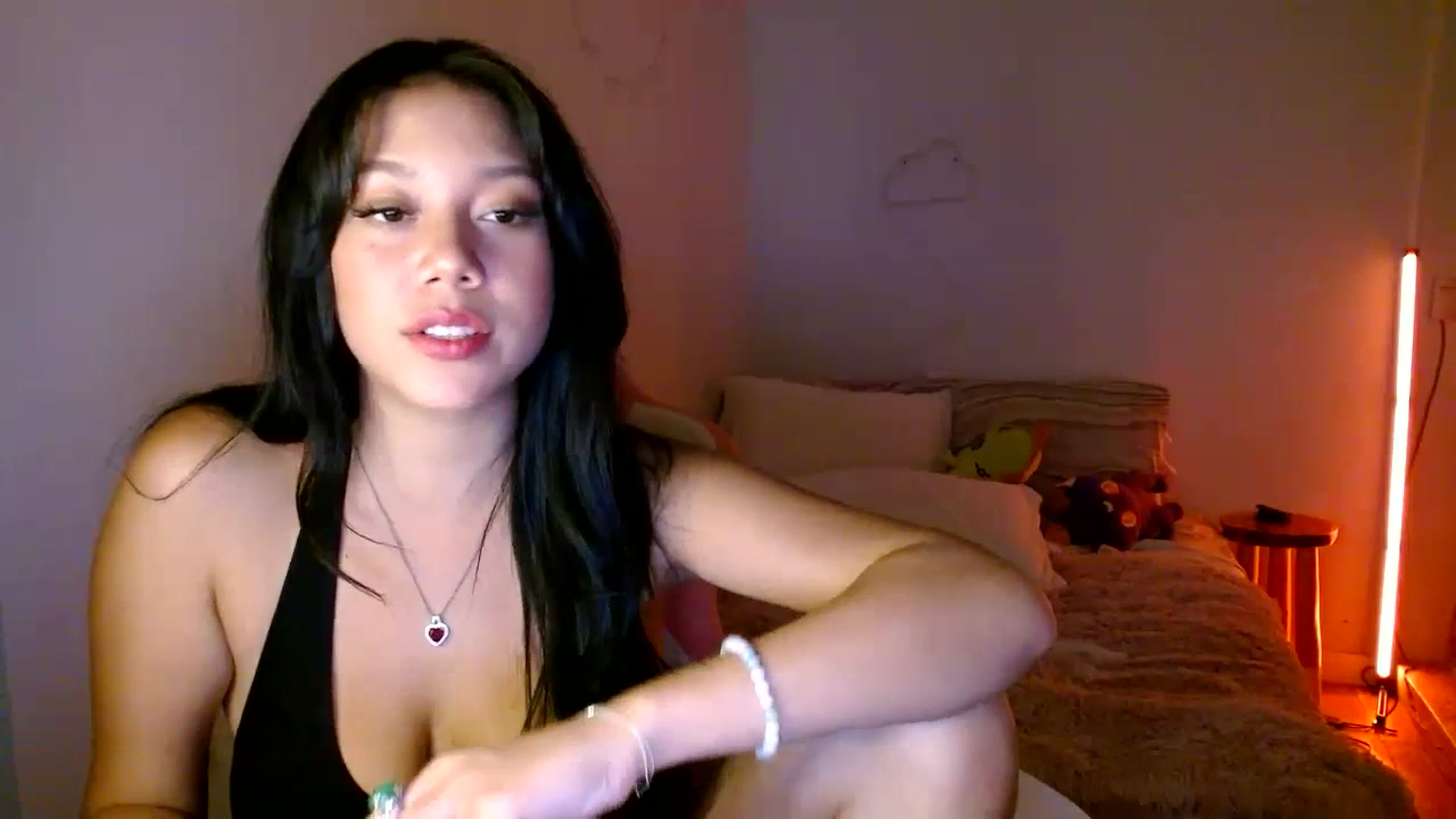 Gallery image thumbnail from Lucyy_fer's myfreecams stream on, 07/10/2023, 06:01 image 14 of 20