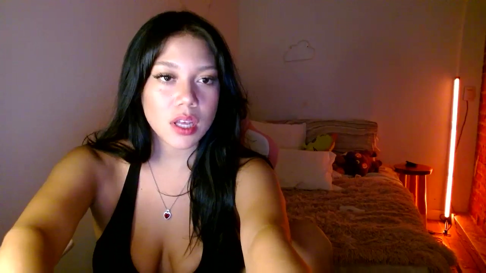 Gallery image thumbnail from Lucyy_fer's myfreecams stream on, 07/10/2023, 06:01 image 2 of 20