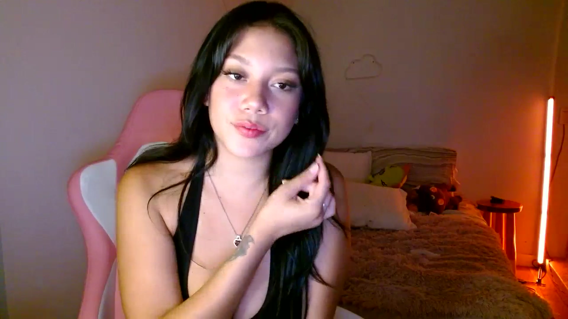 Gallery image thumbnail from Lucyy_fer's myfreecams stream on, 07/10/2023, 06:01 image 19 of 20