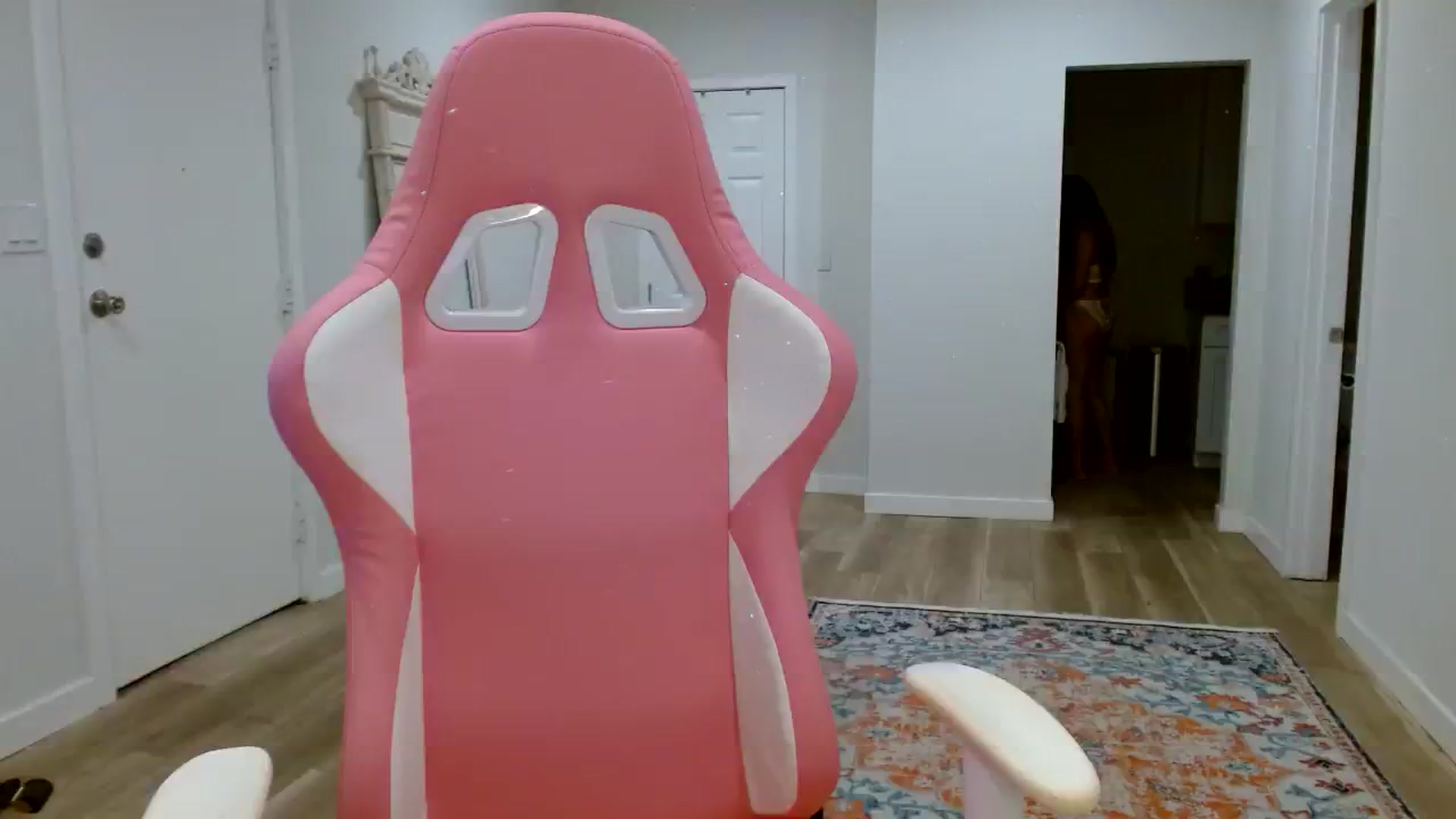 Gallery image thumbnail from Lucyy_fer's myfreecams stream on, 08/08/2023, 05:19 image 17 of 20