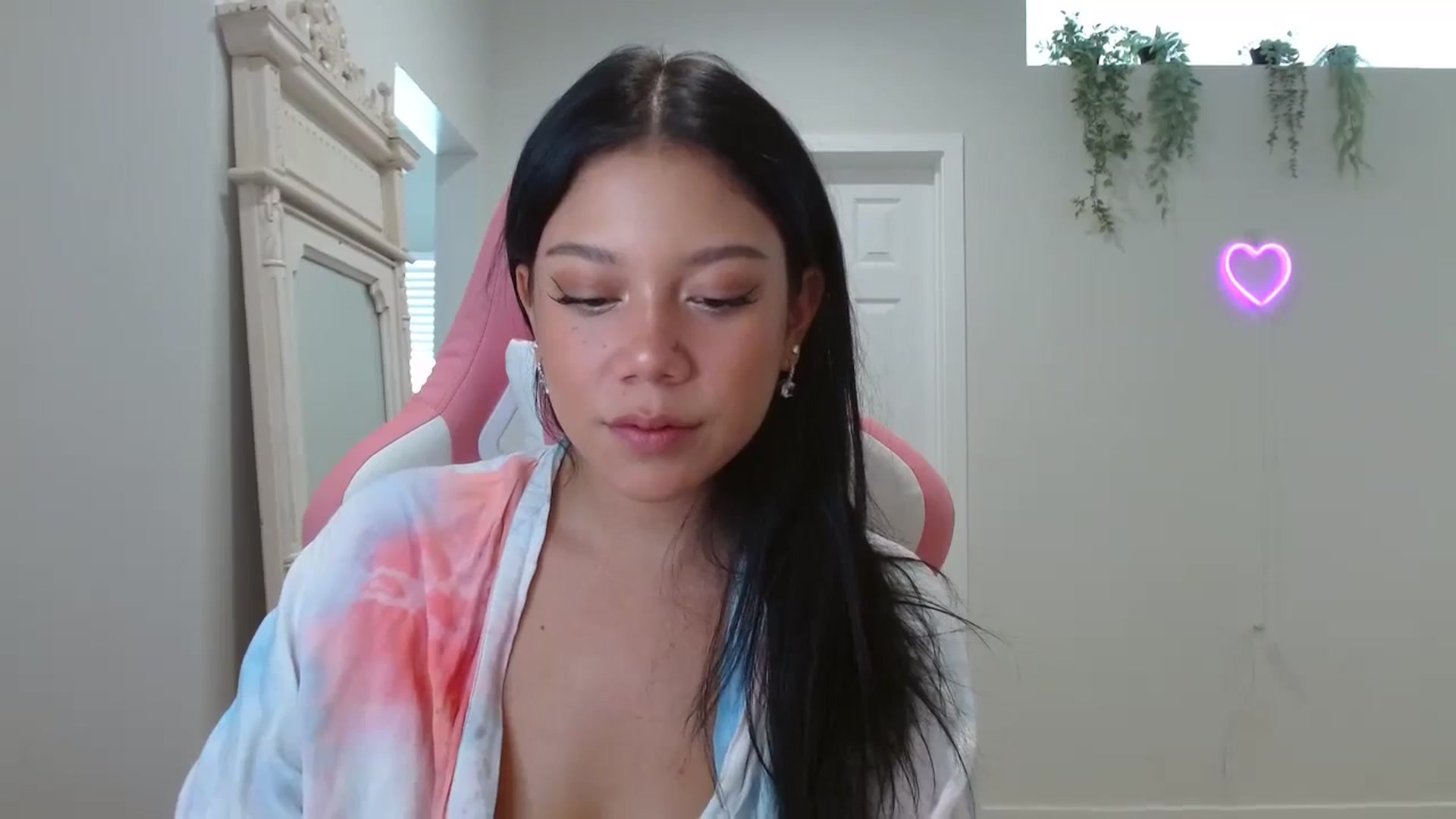 Gallery image thumbnail from Lucyy_fer's myfreecams stream on, 11/01/2023, 21:17 image 20 of 20