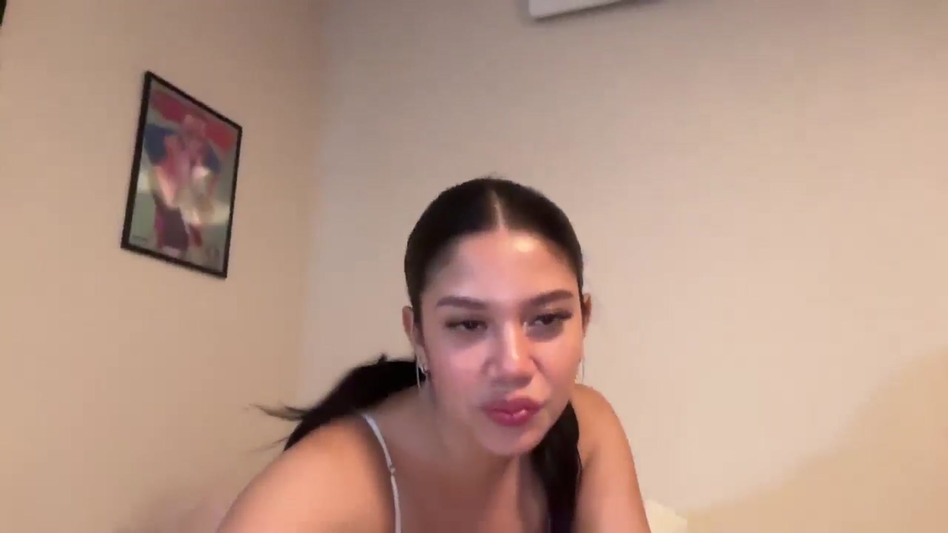 Gallery image thumbnail from Lucyy_fer's myfreecams stream on, 02/11/2026, 07:53 image 8 of 20