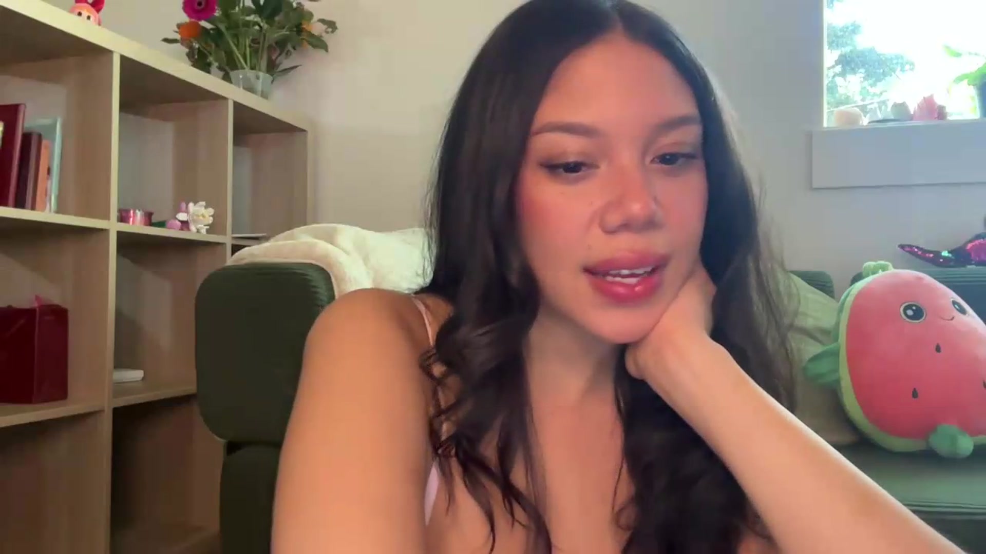 Gallery image thumbnail from Lucyy_fer's myfreecams stream on, 07/05/2026, 24:46 image 14 of 20