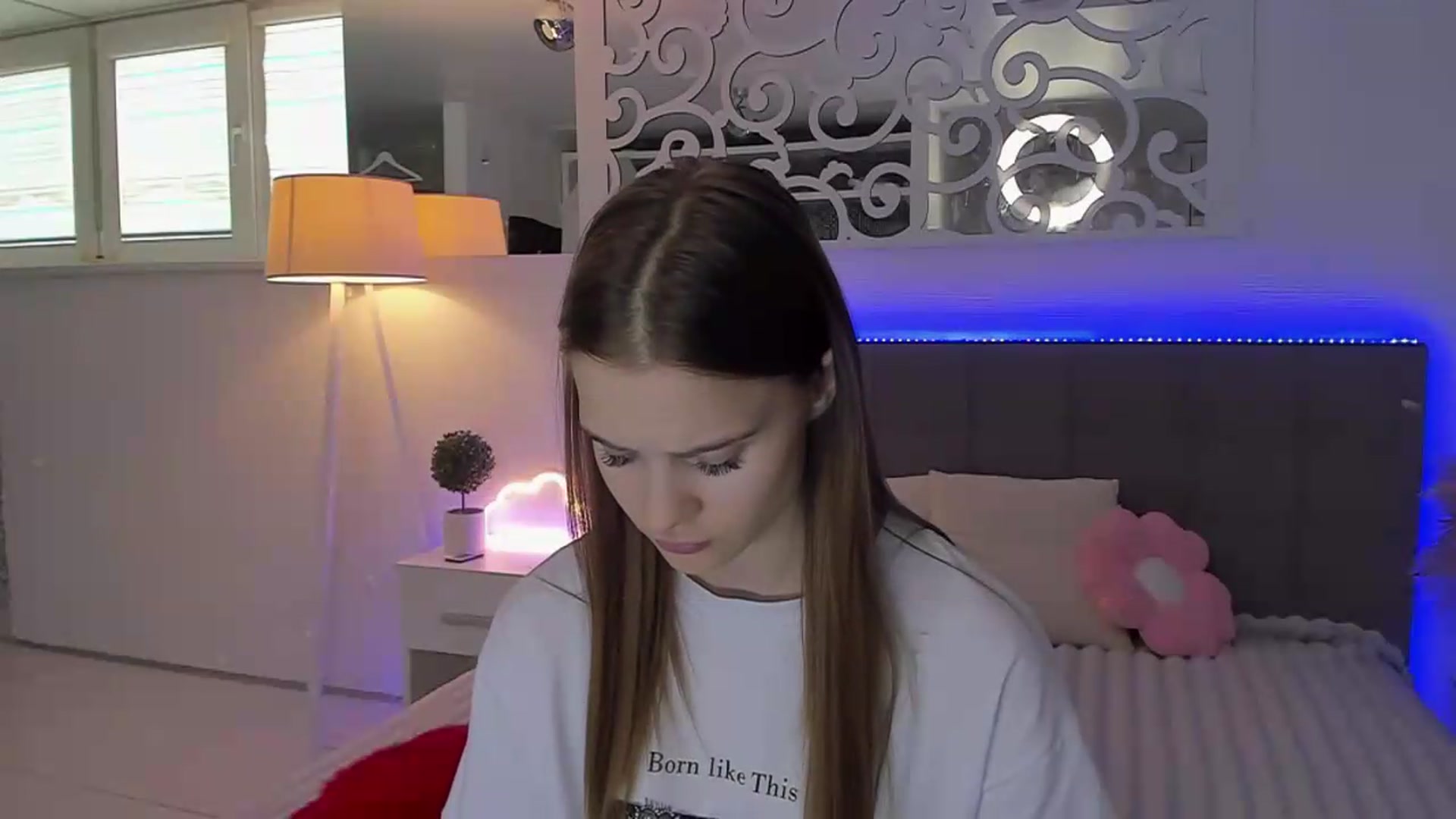 Gallery image thumbnail from LuisaClover's myfreecams stream on, 07/26/2026, 12:48 image 16 of 20