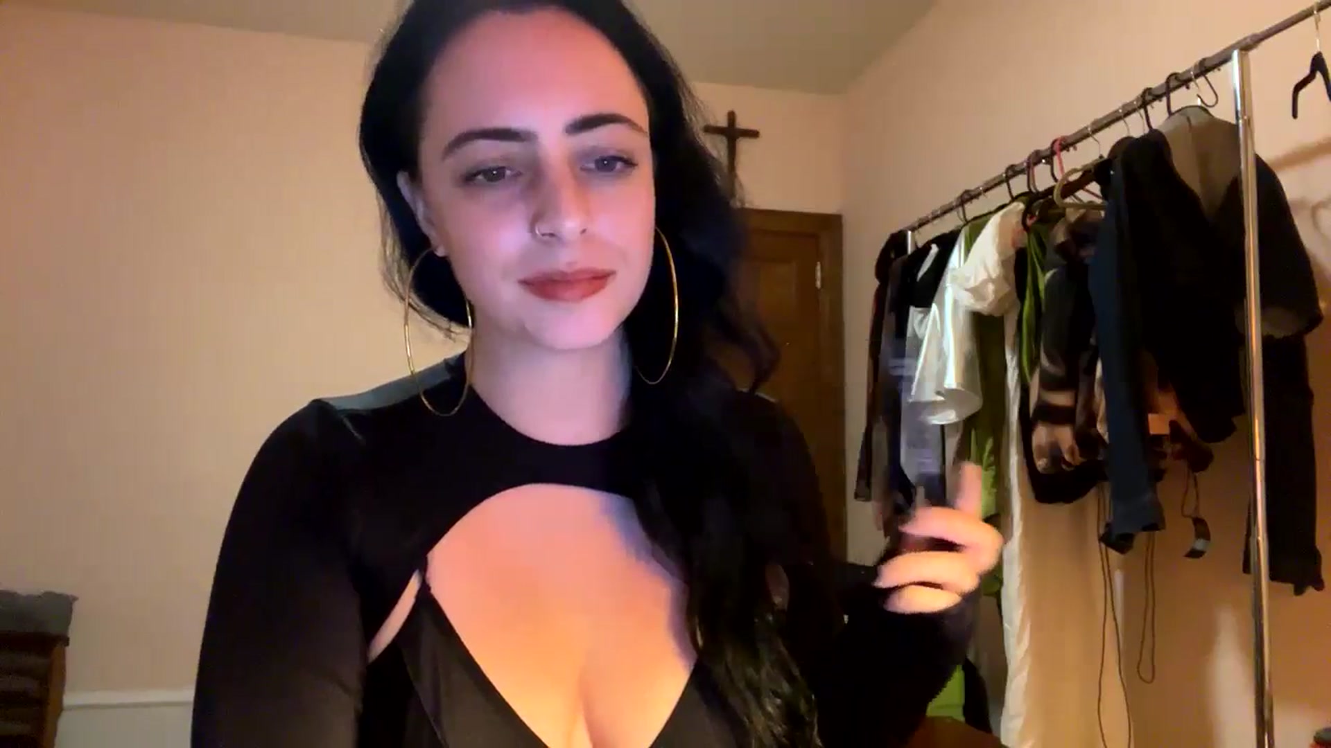 Gallery image thumbnail from LuisaThorneX's myfreecams stream on, 05/15/2024, 24:27 image 6 of 20