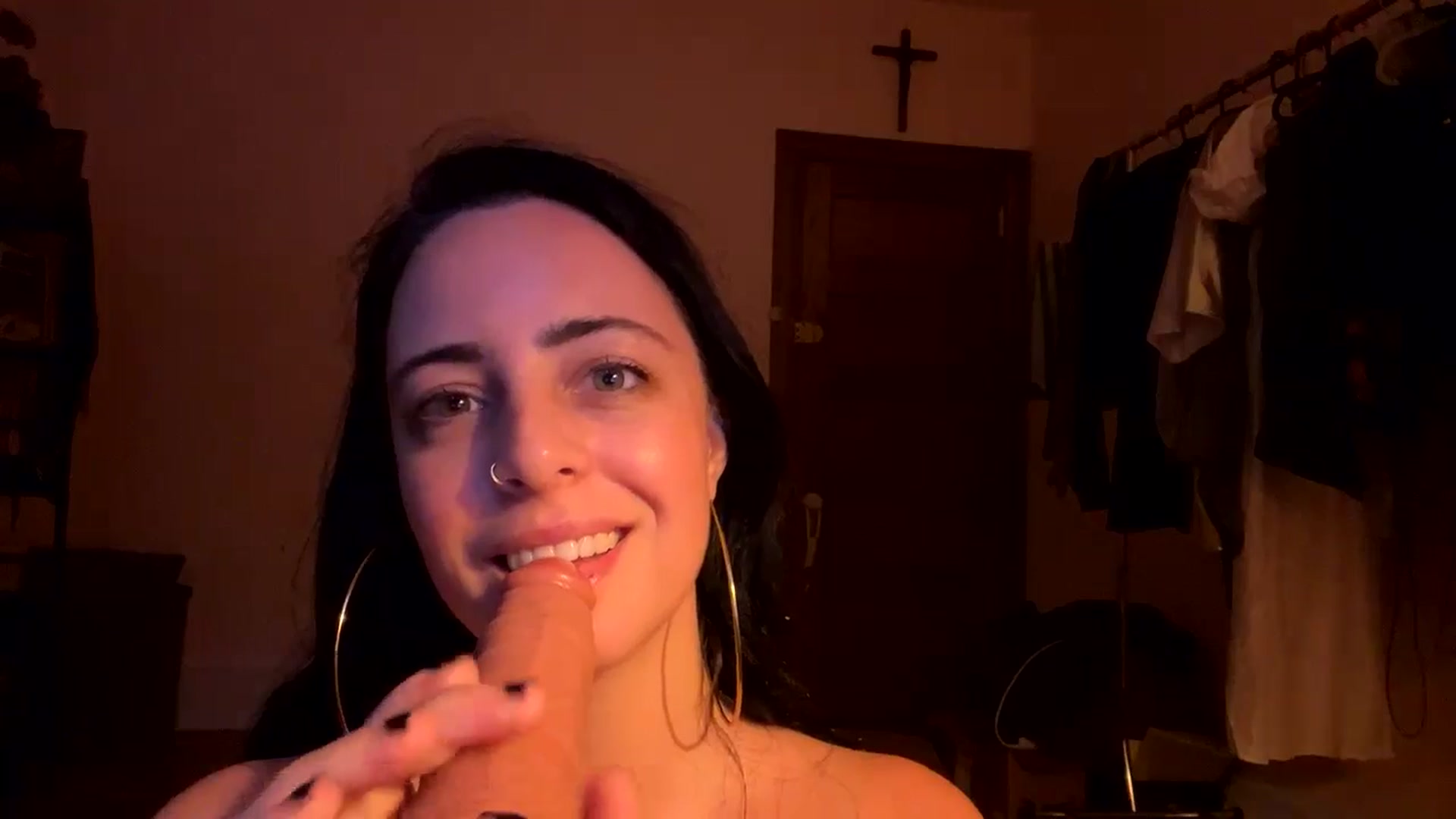 Gallery image thumbnail from LuisaThorneX's myfreecams stream on, 05/17/2024, 24:01 image 15 of 20