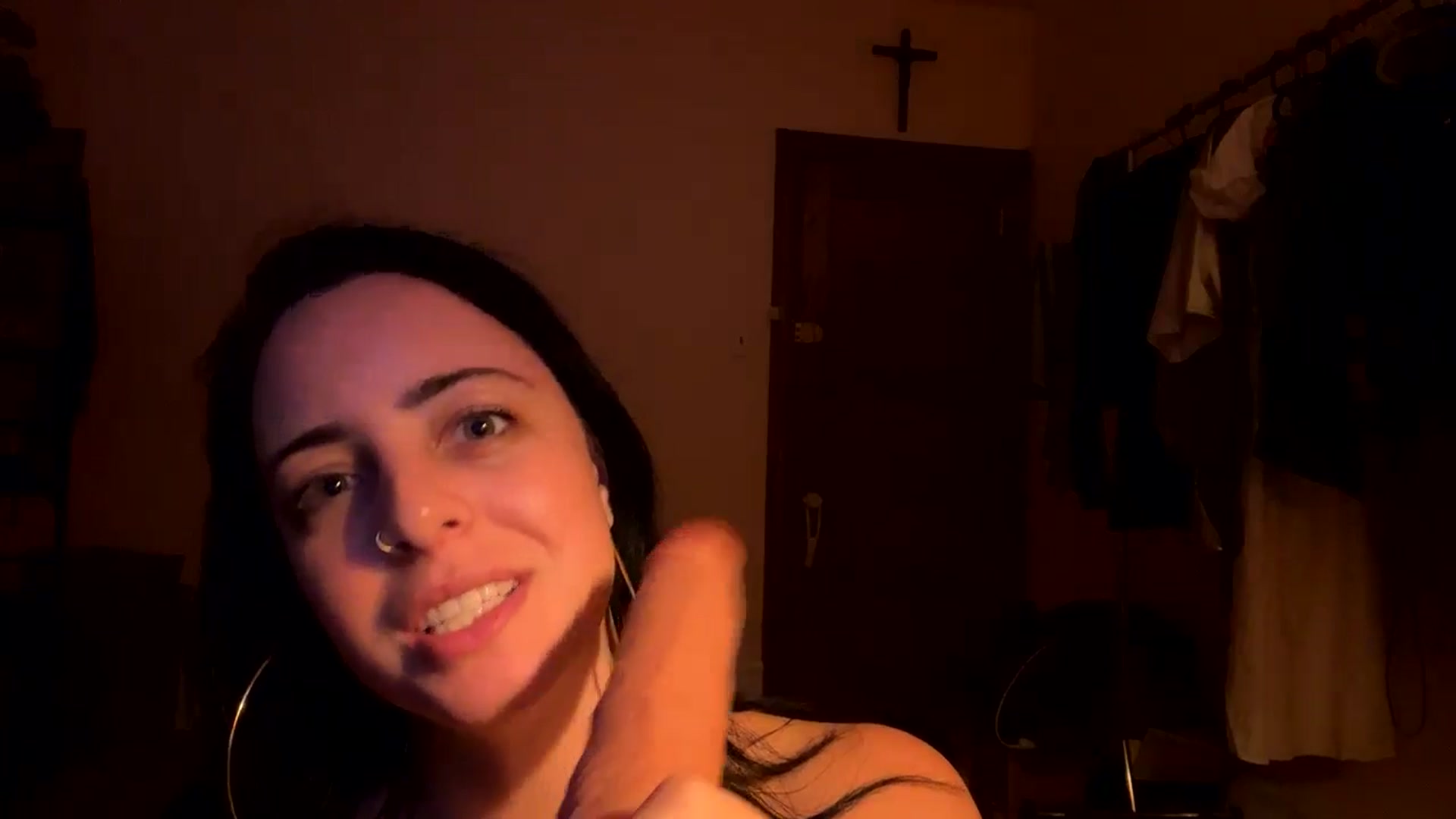 Gallery image thumbnail from LuisaThorneX's myfreecams stream on, 05/17/2024, 24:01 image 18 of 20