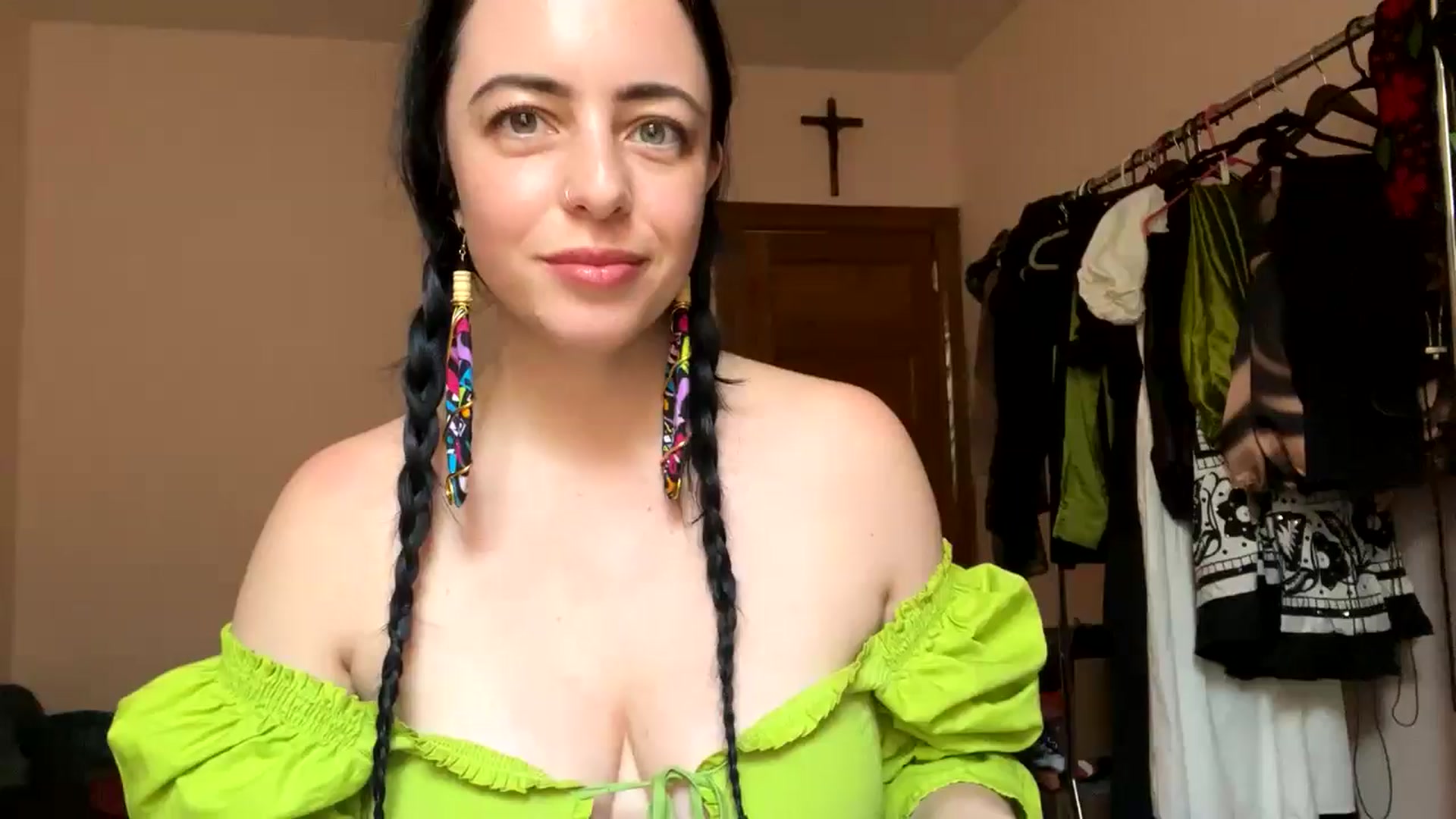 Gallery image thumbnail from LuisaThorneX's myfreecams stream on, 06/17/2024, 21:47 image 18 of 20