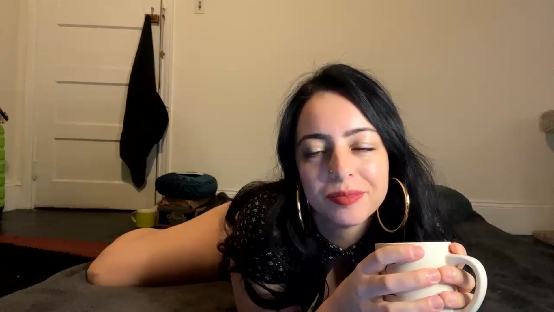 Gallery image thumbnail from LuisaThorneX's myfreecams stream on, 11/14/2024, 12:29 image 5 of 20