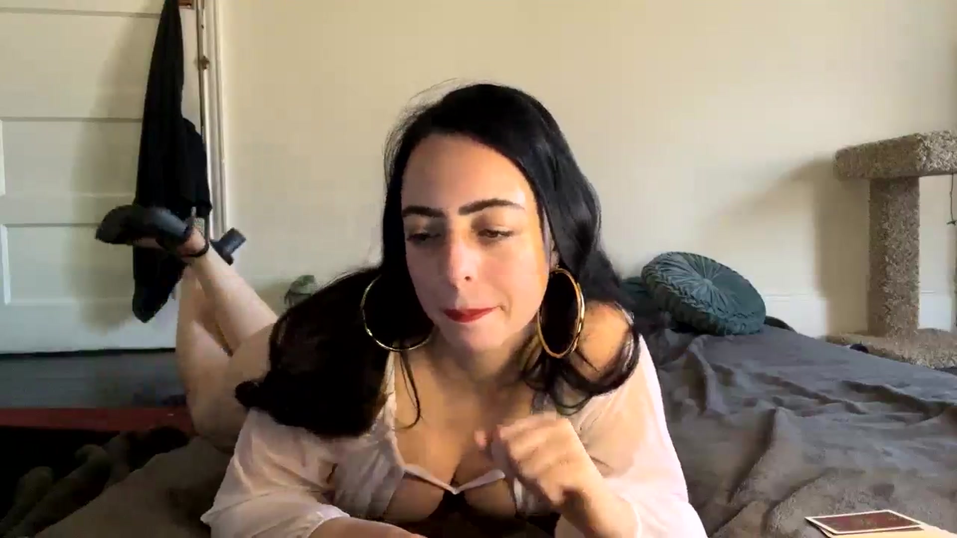Gallery image thumbnail from LuisaThorneX's myfreecams stream on, 12/14/2024, 16:38 image 15 of 20