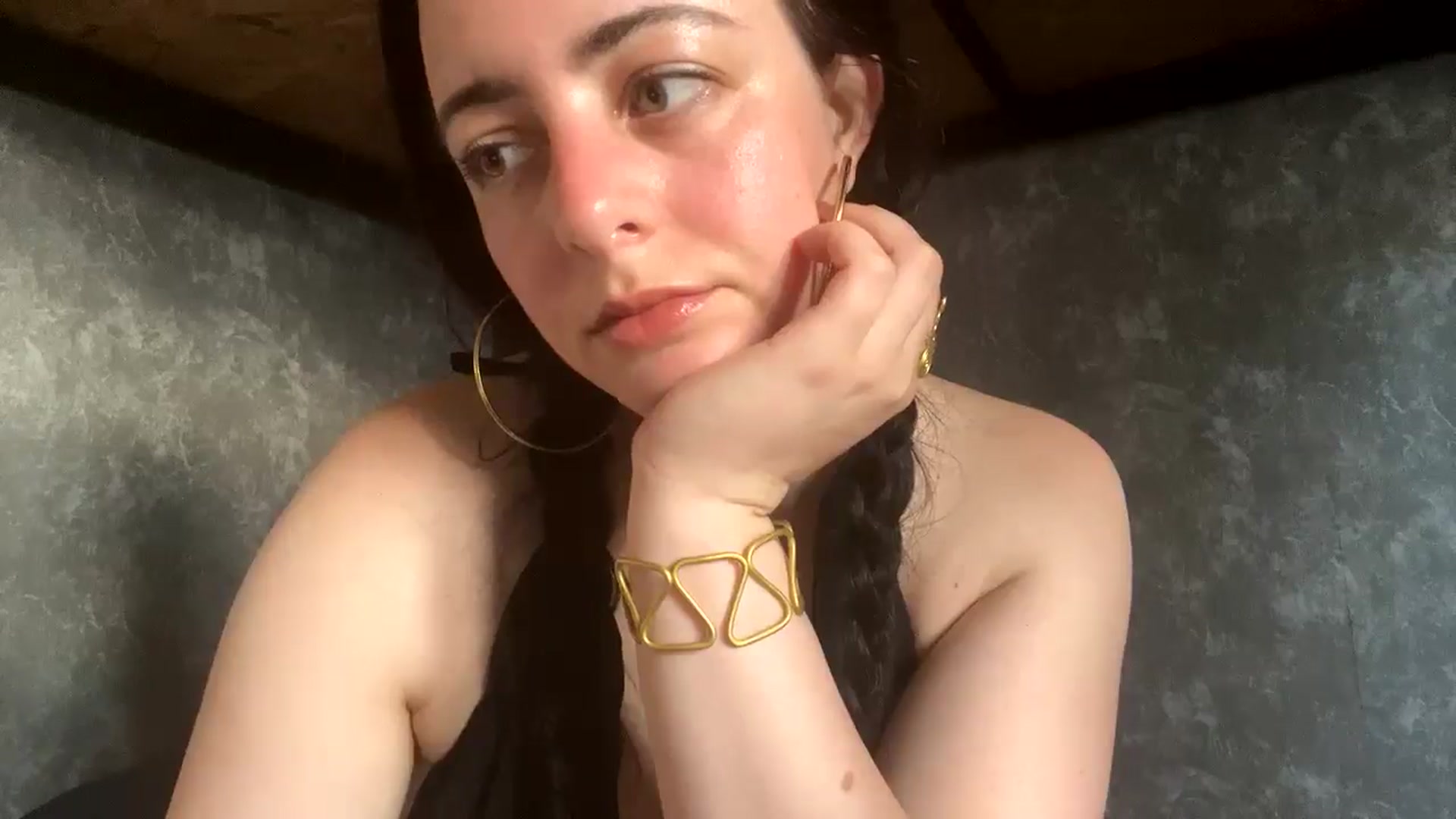 Gallery image thumbnail from LuisaThorneX's myfreecams stream on, 04/15/2025, 09:34 image 17 of 20