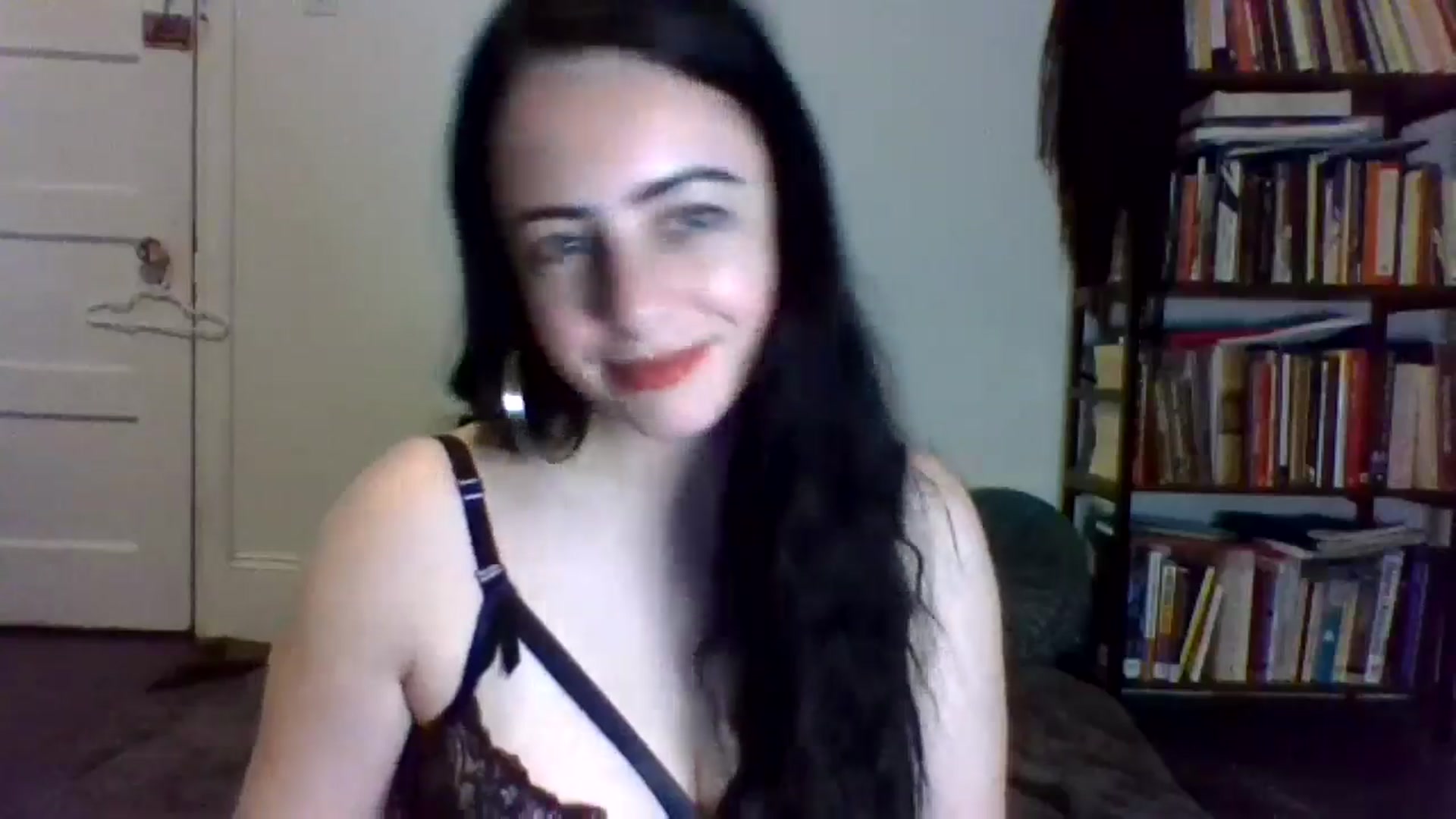 Gallery image thumbnail from LuisaThorneX's myfreecams stream on, 05/05/2025, 01:31 image 6 of 20