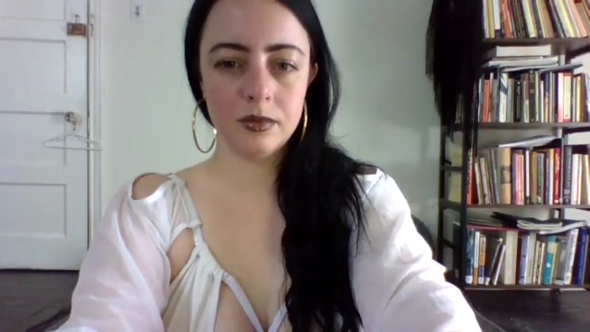 Gallery image thumbnail from LuisaThorneX's myfreecams stream on, 05/07/2025, 19:41 image 13 of 20