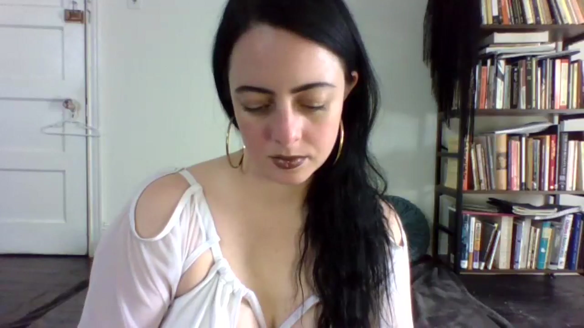 Gallery image thumbnail from LuisaThorneX's myfreecams stream on, 05/07/2025, 19:41 image 12 of 20