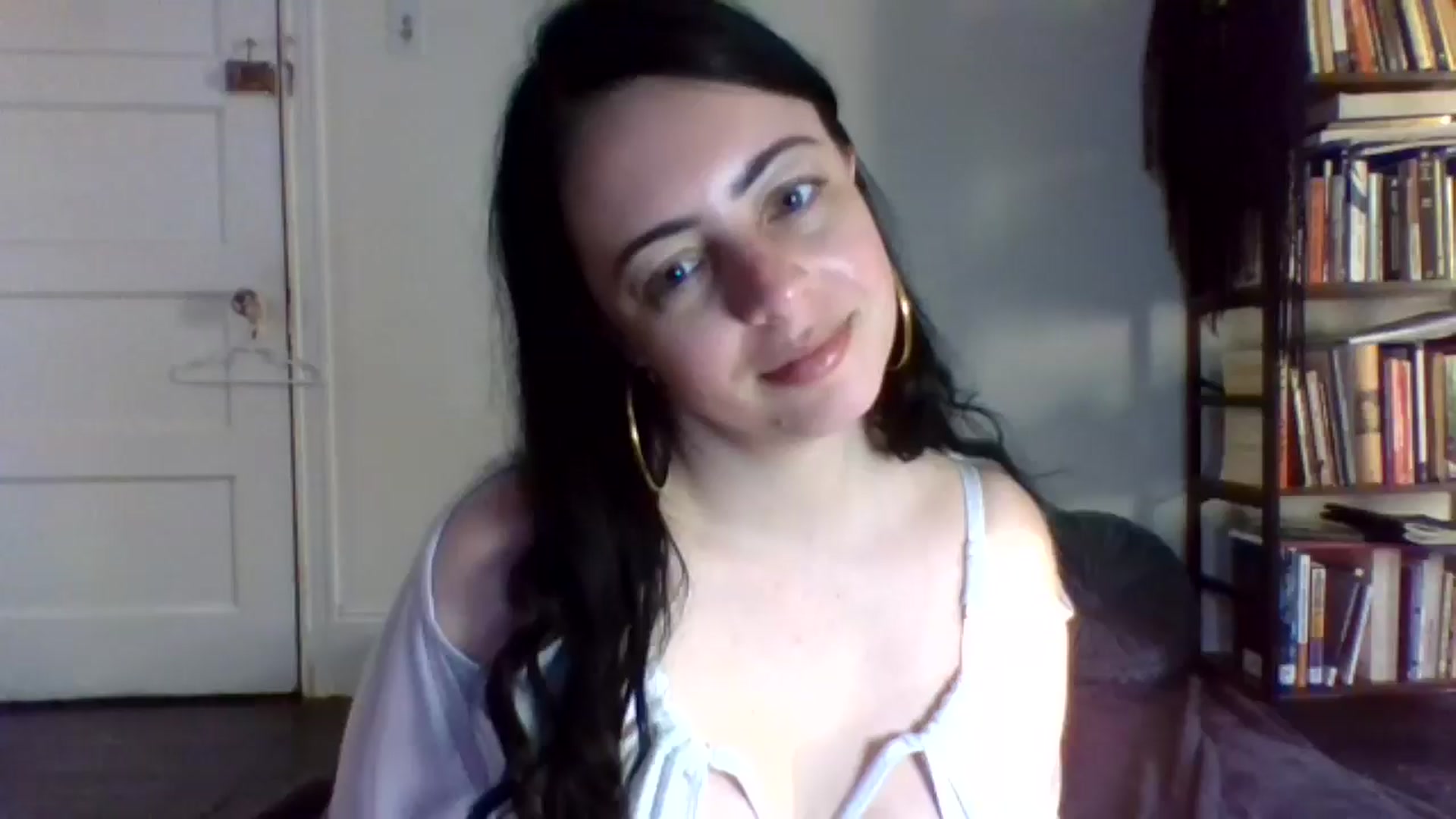Gallery image thumbnail from LuisaThorneX's myfreecams stream on, 05/07/2025, 23:52 image 12 of 20