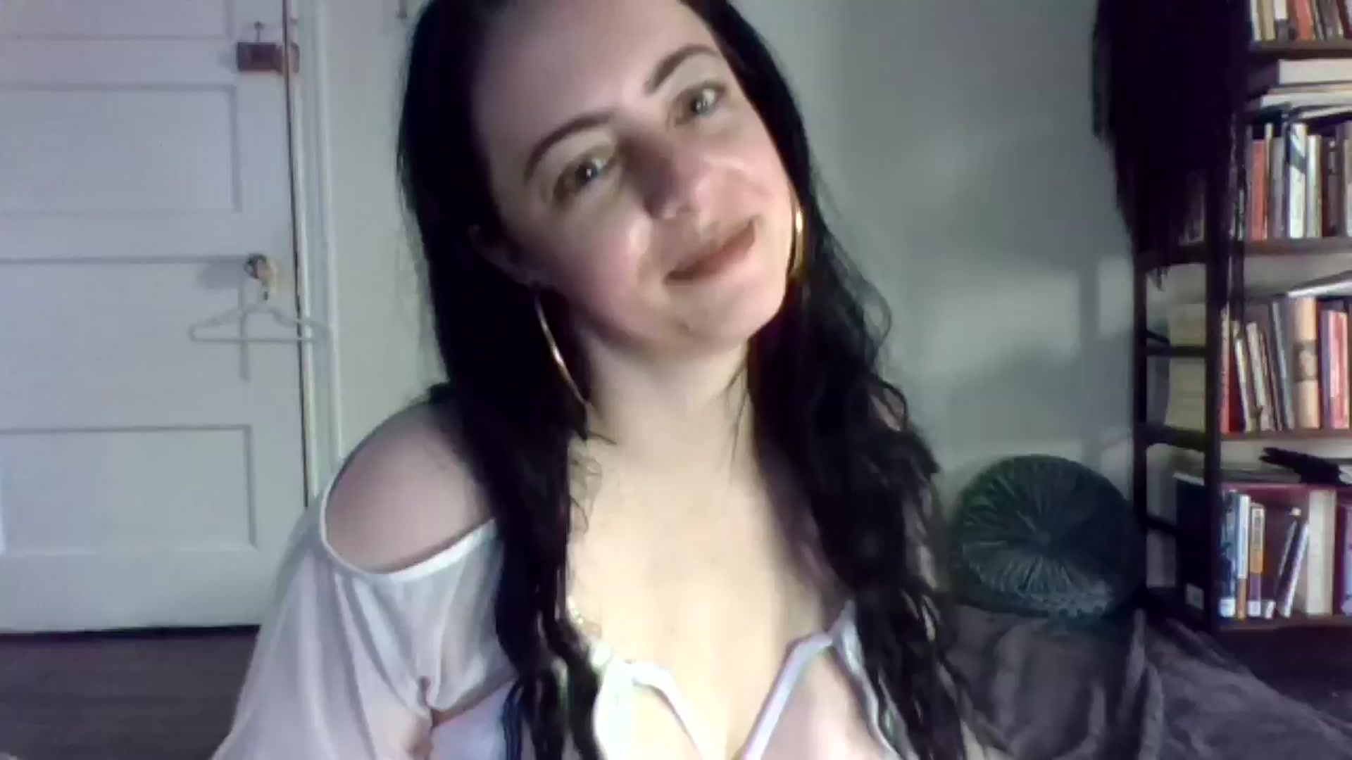 Gallery image thumbnail from LuisaThorneX's myfreecams stream on, 05/07/2025, 23:52 image 1 of 20