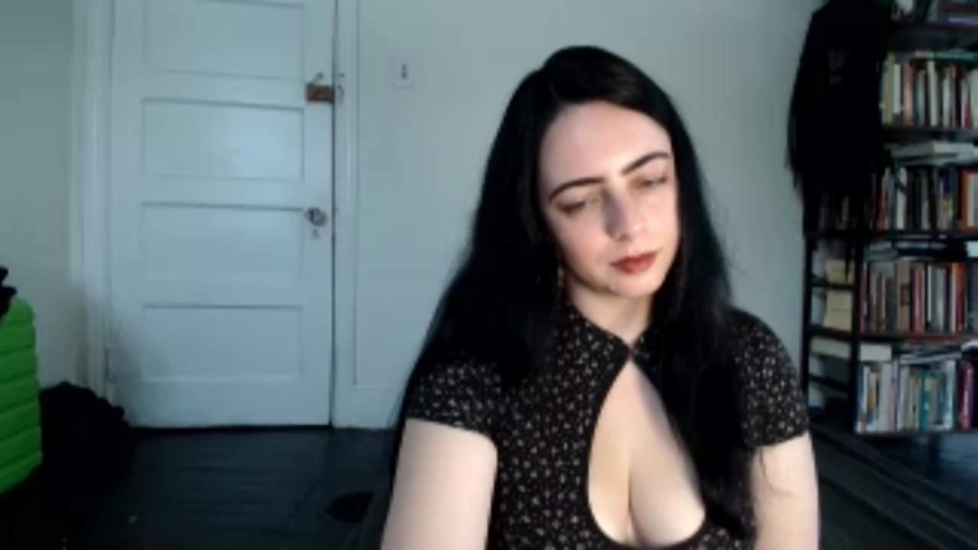 Gallery image thumbnail from LuisaThorneX's myfreecams stream on, 06/21/2025, 18:31 image 2 of 20