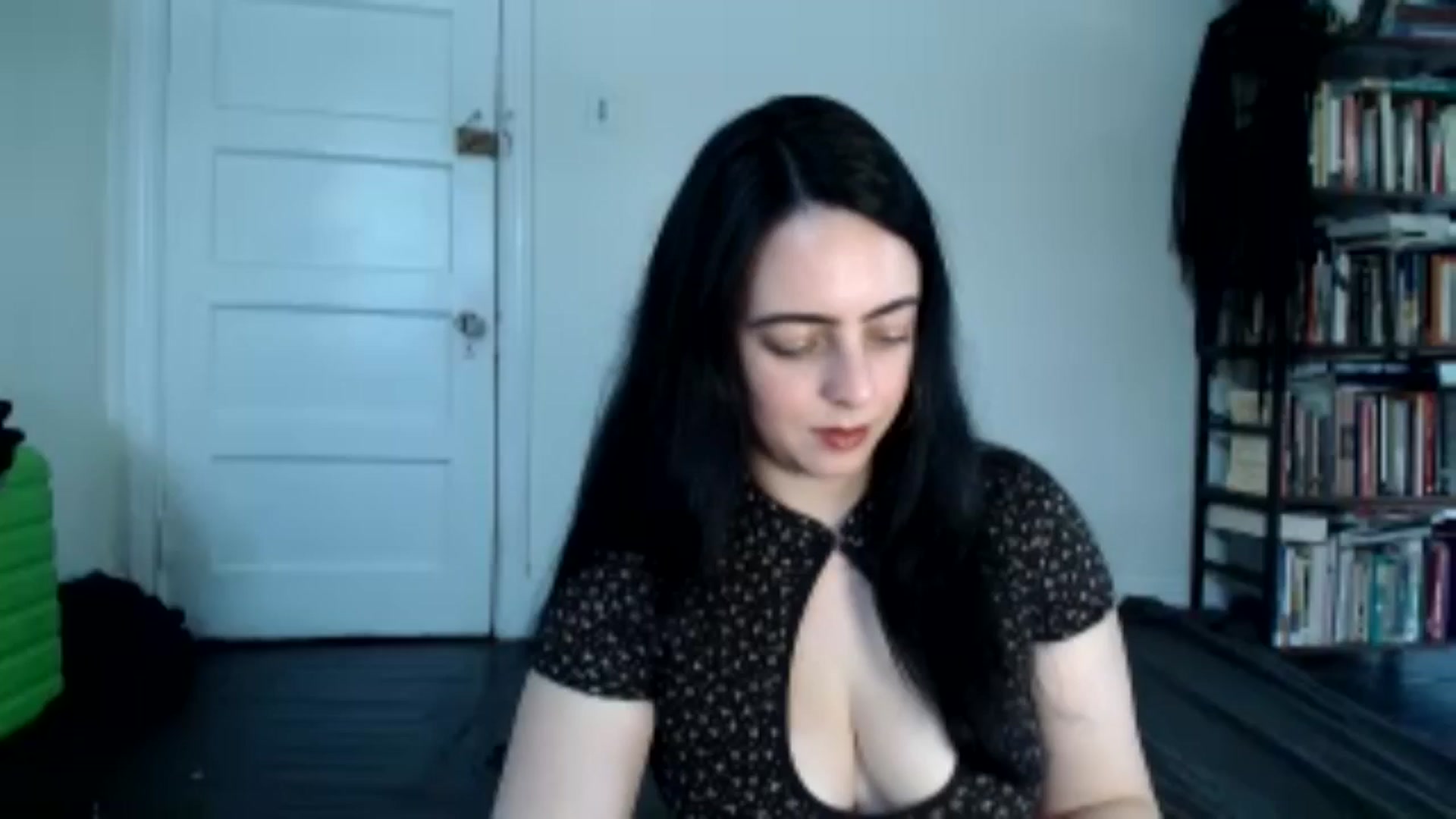 Gallery image thumbnail from LuisaThorneX's myfreecams stream on, 06/21/2025, 18:31 image 1 of 20