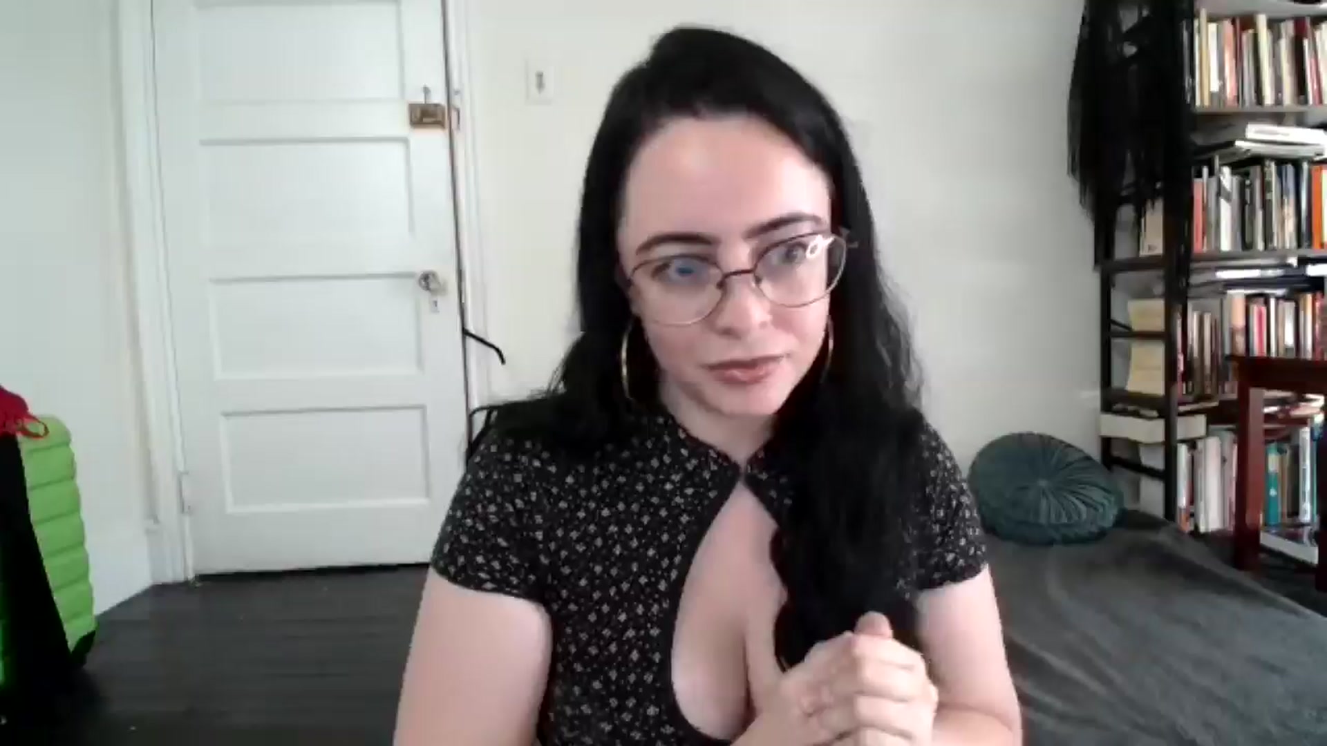 Gallery image thumbnail from LuisaThorneX's myfreecams stream on, 08/17/2025, 19:51 image 6 of 20