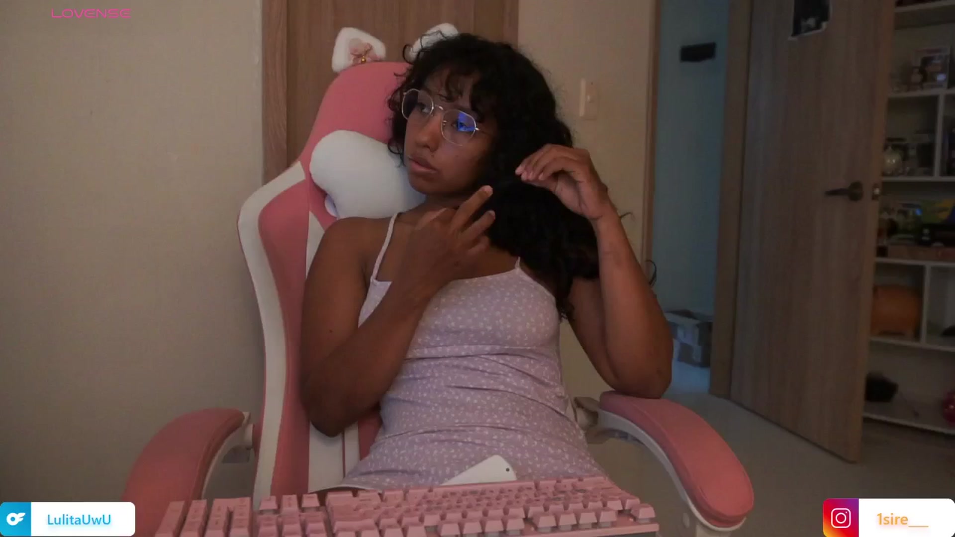 Gallery image thumbnail from Lulita's myfreecams stream on, 04/19/2025, 18:20 image 3 of 20