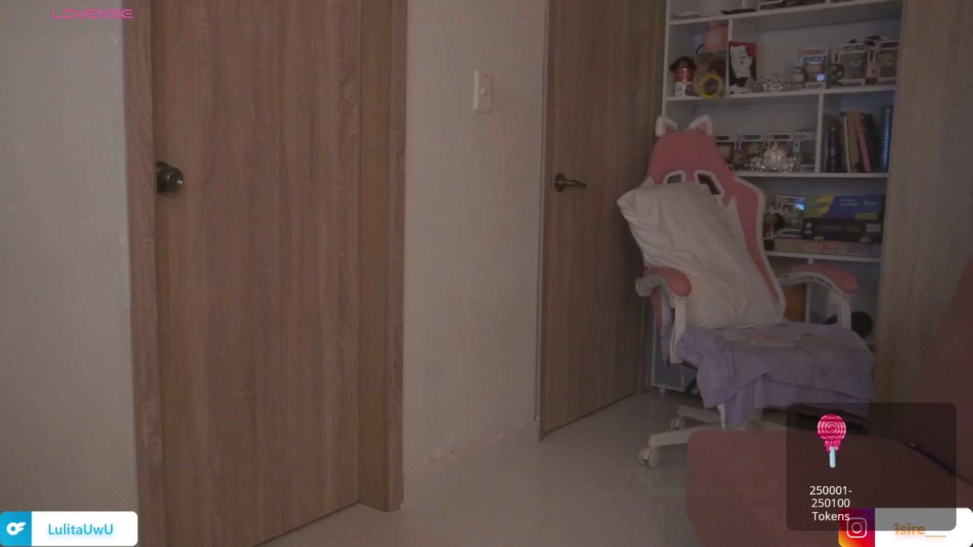 Gallery image thumbnail from Lulita's myfreecams stream on, 04/21/2025, 02:03 image 11 of 20