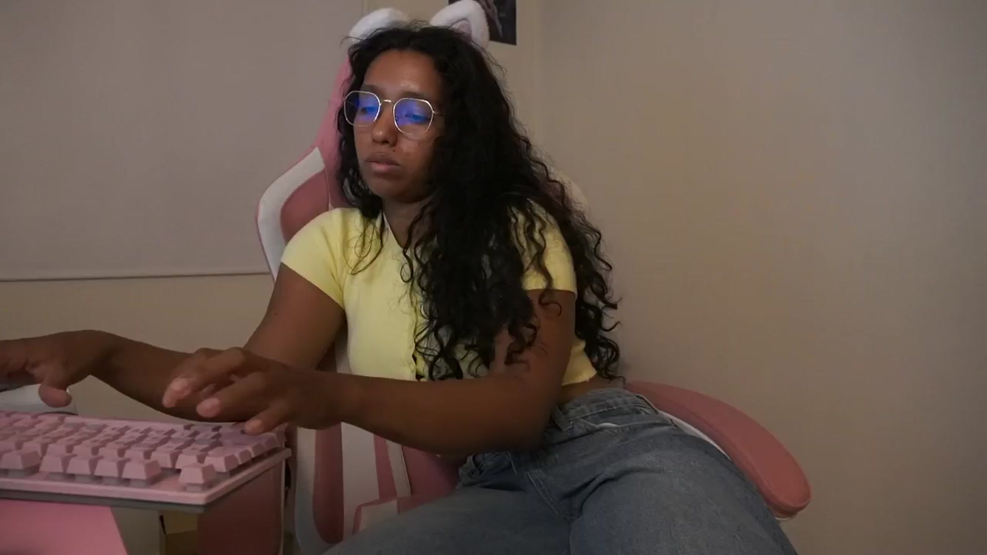 Gallery image thumbnail from Lulita's myfreecams stream on, 12/24/2025, 22:38 image 2 of 20