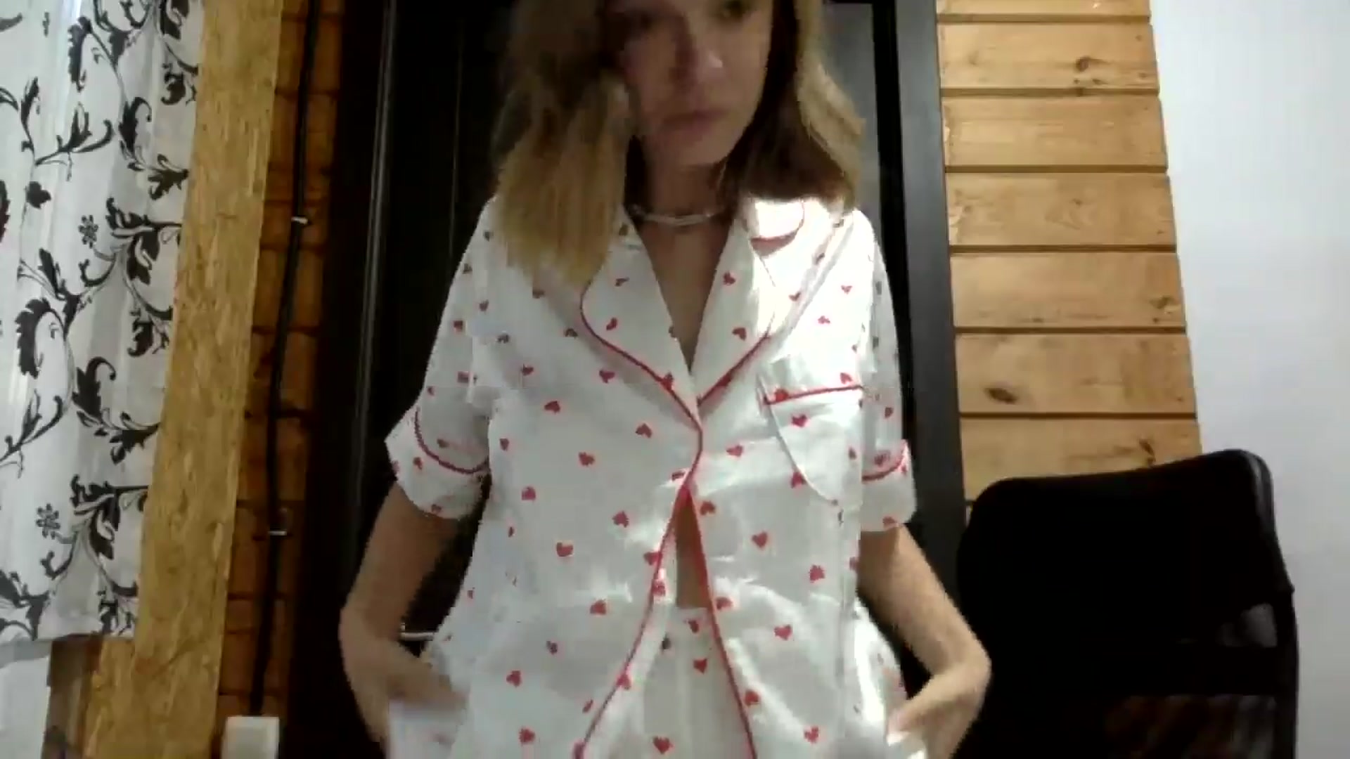 Gallery image thumbnail from LuluAmes's myfreecams stream on, 10/17/2024, 07:46 image 3 of 20
