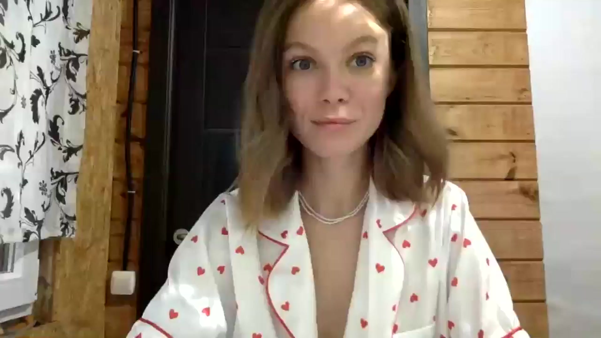 Gallery image thumbnail from LuluAmes's myfreecams stream on, 10/17/2024, 09:17 image 15 of 20
