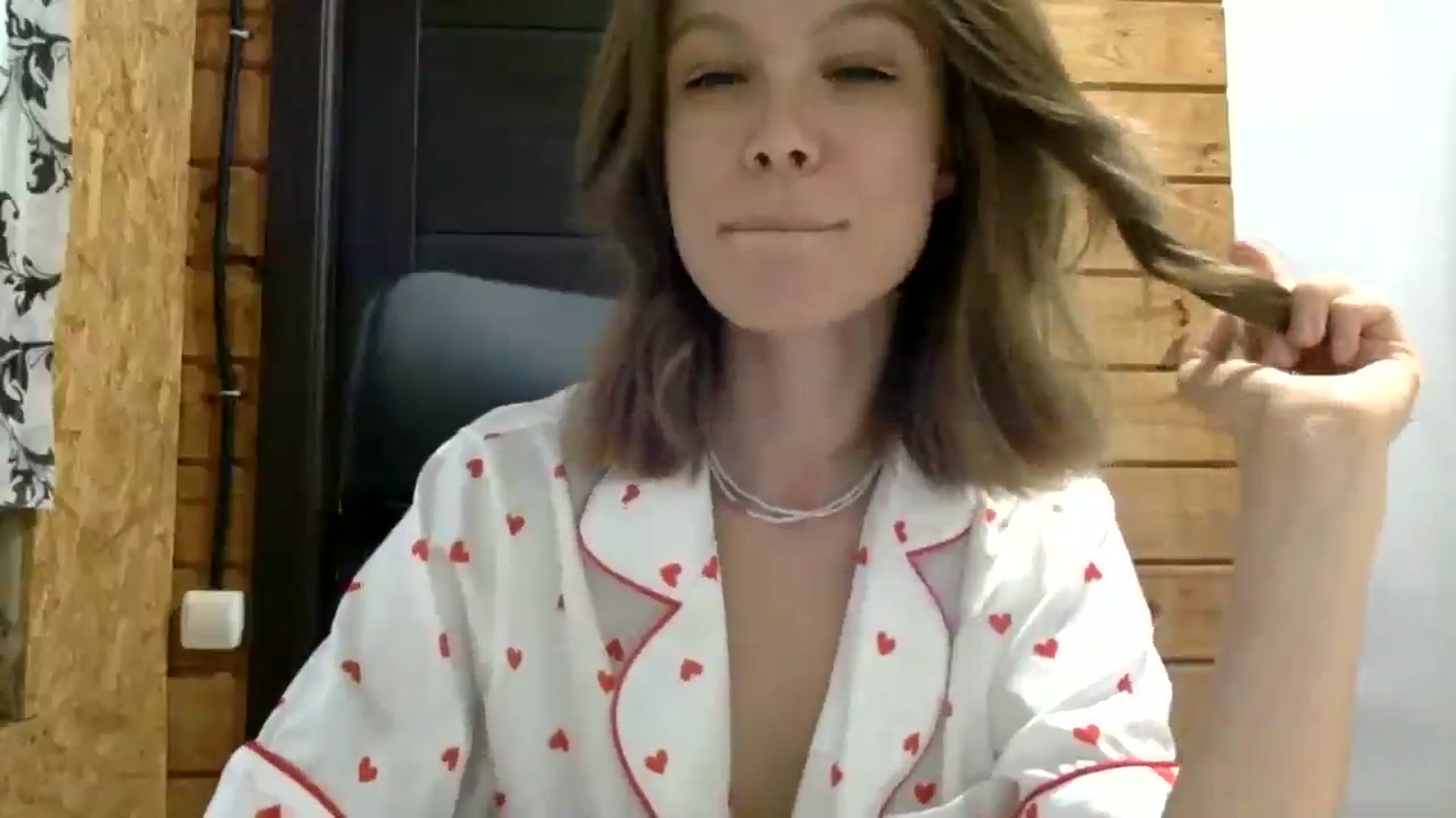 Gallery image thumbnail from LuluAmes's myfreecams stream on, 10/17/2024, 13:03 image 4 of 20