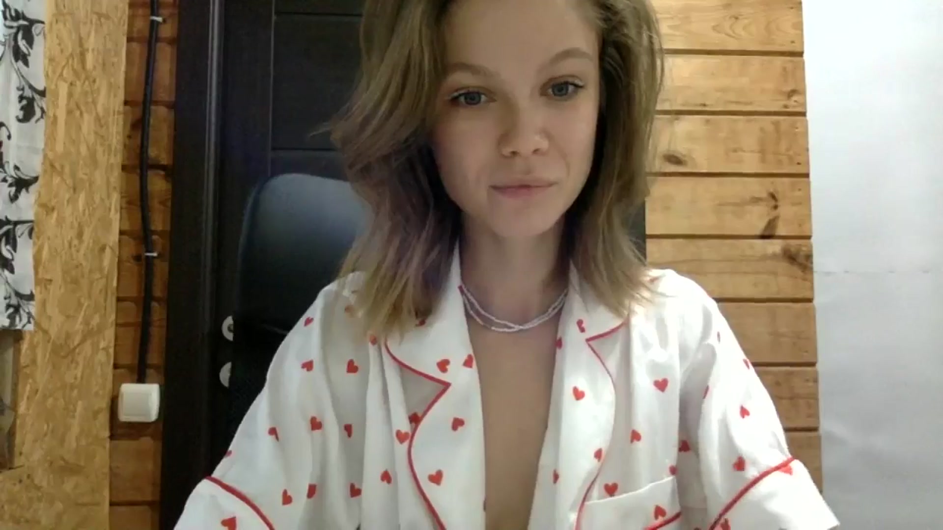 Gallery image thumbnail from LuluAmes's myfreecams stream on, 10/17/2024, 13:03 image 10 of 20