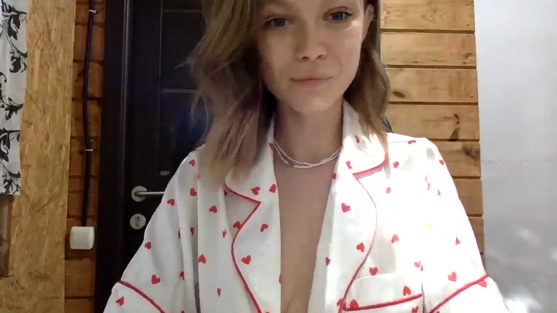 Gallery image thumbnail from LuluAmes's myfreecams stream on, 10/17/2024, 13:03 image 16 of 20