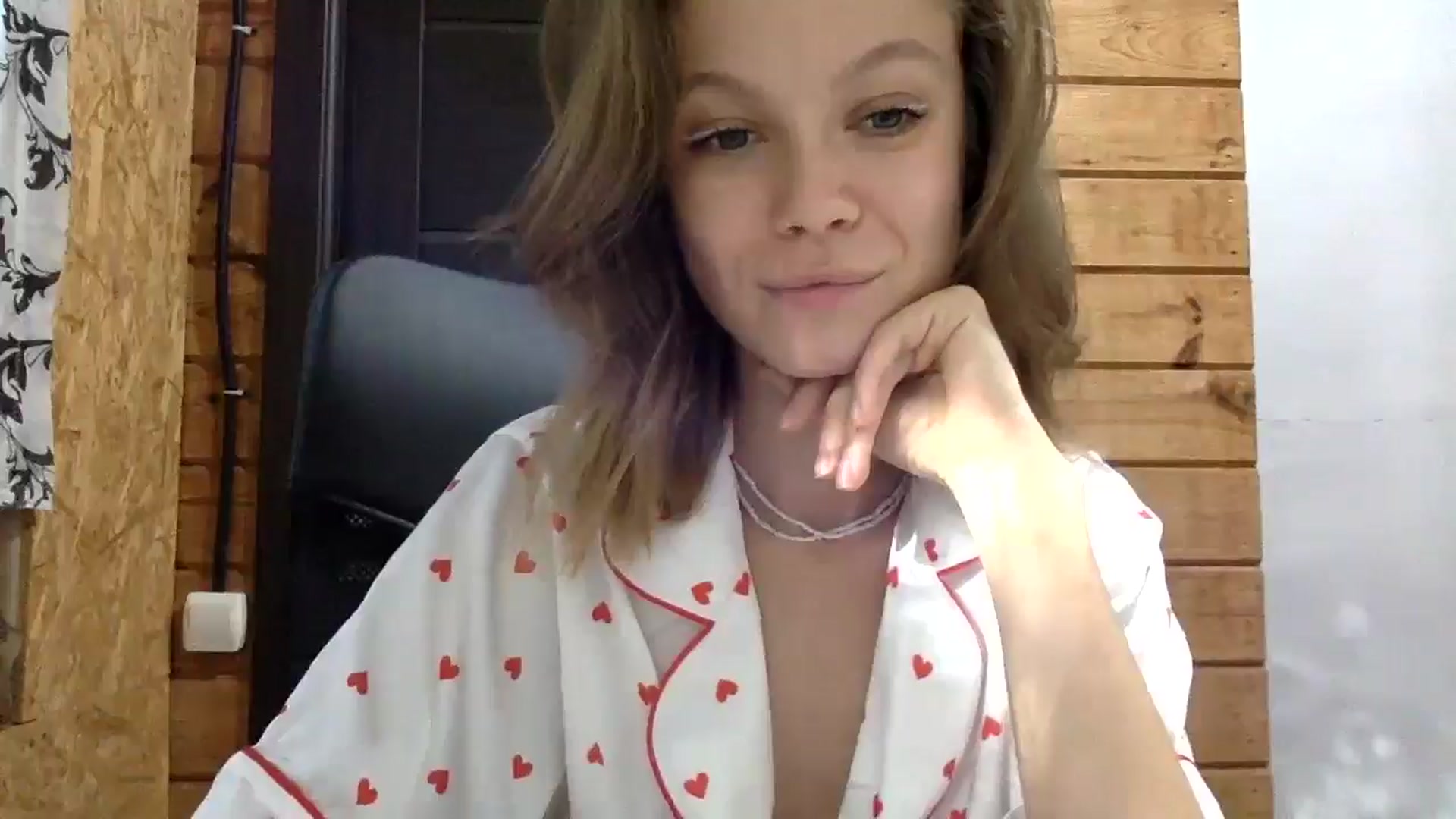 Gallery image thumbnail from LuluAmes's myfreecams stream on, 10/17/2024, 13:03 image 13 of 20