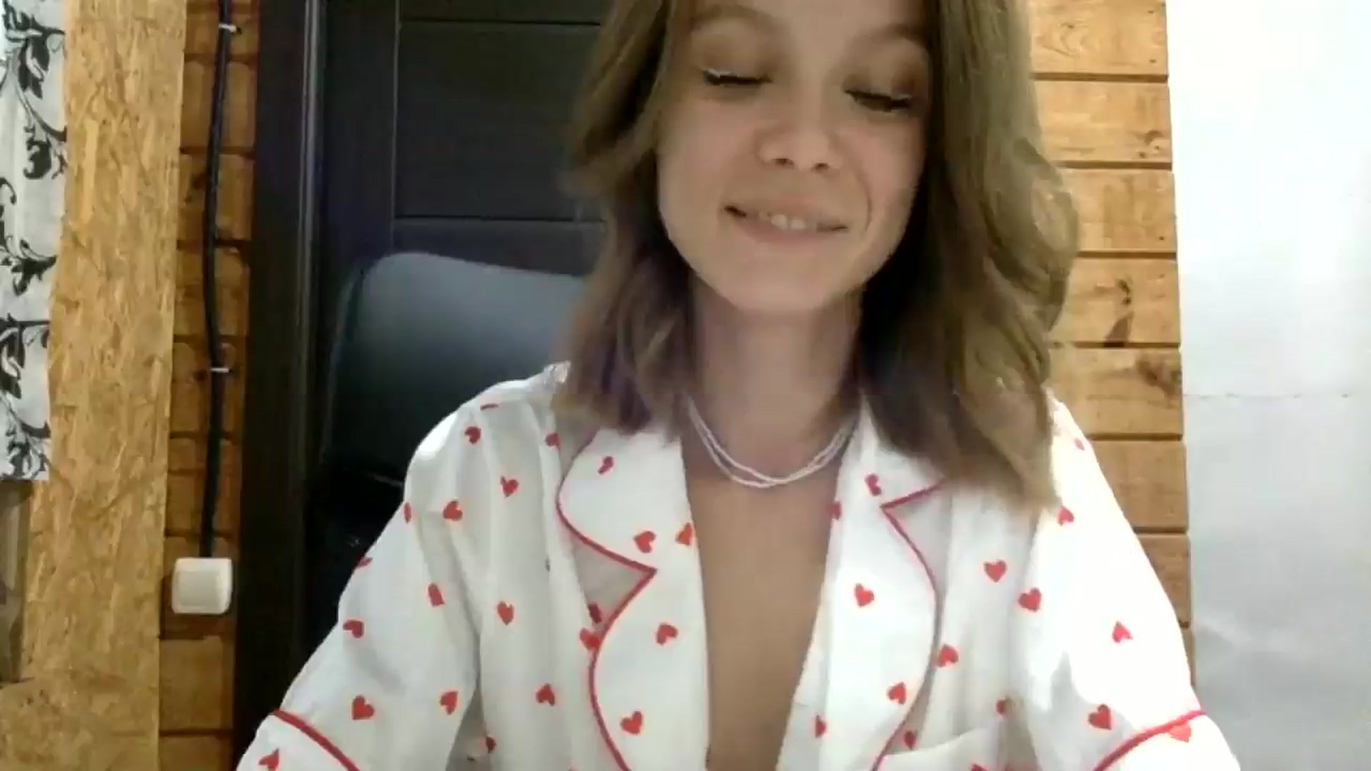 Gallery image thumbnail from LuluAmes's myfreecams stream on, 10/17/2024, 13:03 image 7 of 20