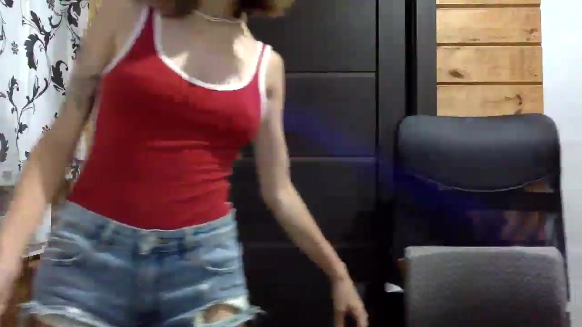 Gallery image thumbnail from LuluAmes's myfreecams stream on, 10/18/2024, 07:55 image 6 of 20