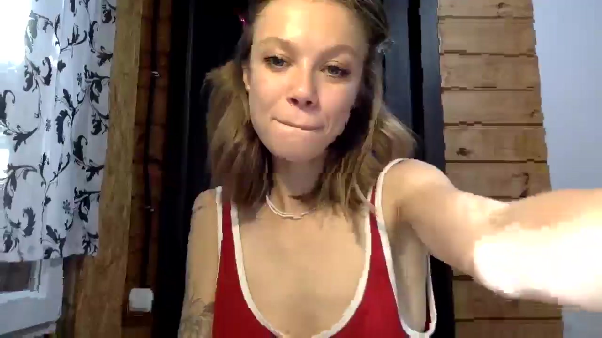 Gallery image thumbnail from LuluAmes's myfreecams stream on, 10/18/2024, 12:52 image 17 of 20
