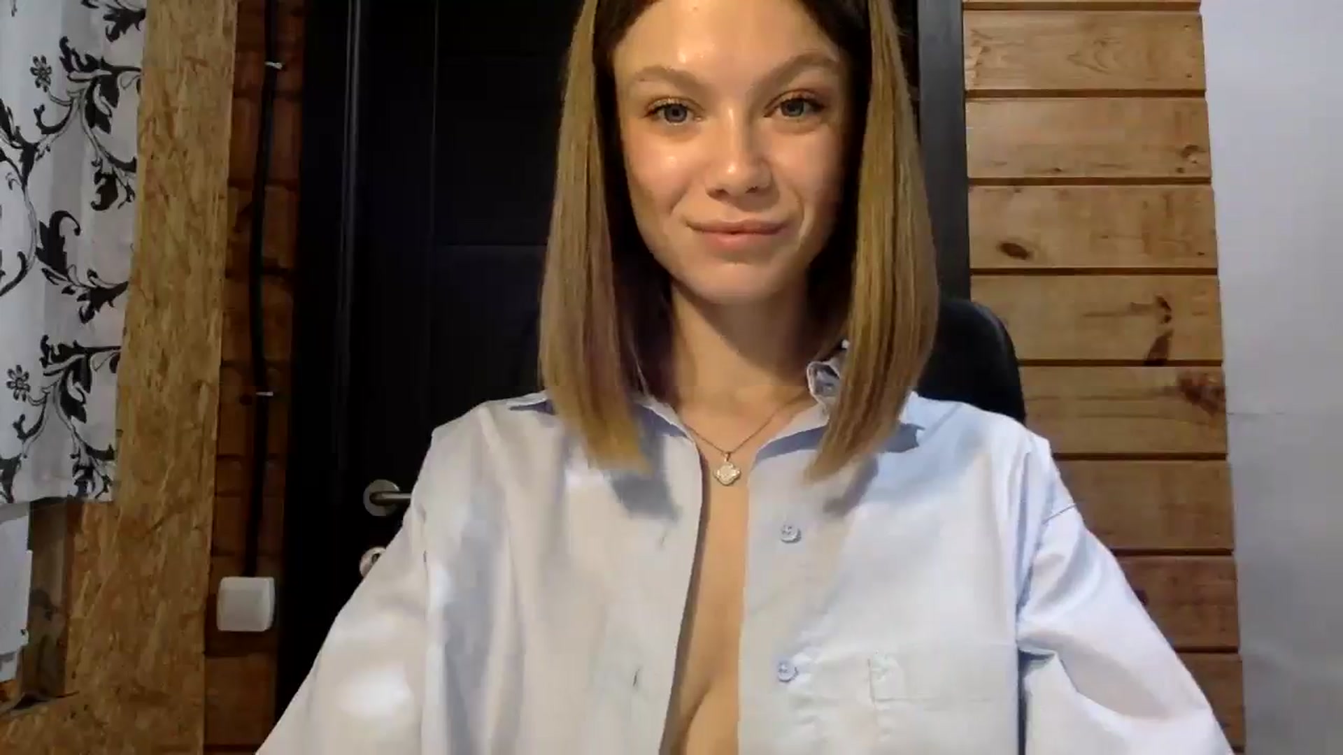 Gallery image thumbnail from LuluAmes's myfreecams stream on, 10/21/2024, 08:01 image 18 of 20
