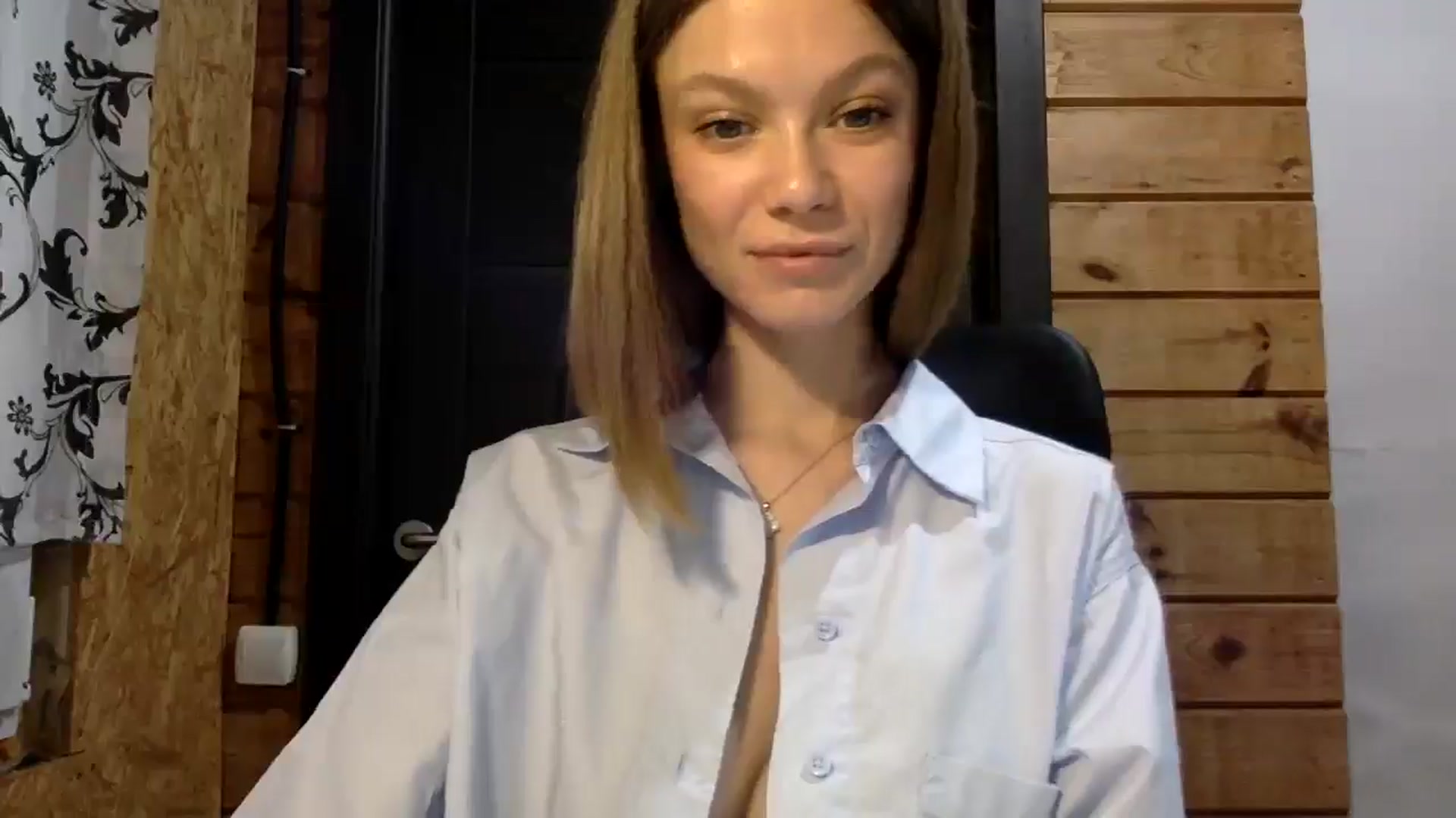 Gallery image thumbnail from LuluAmes's myfreecams stream on, 10/21/2024, 08:01 image 16 of 20