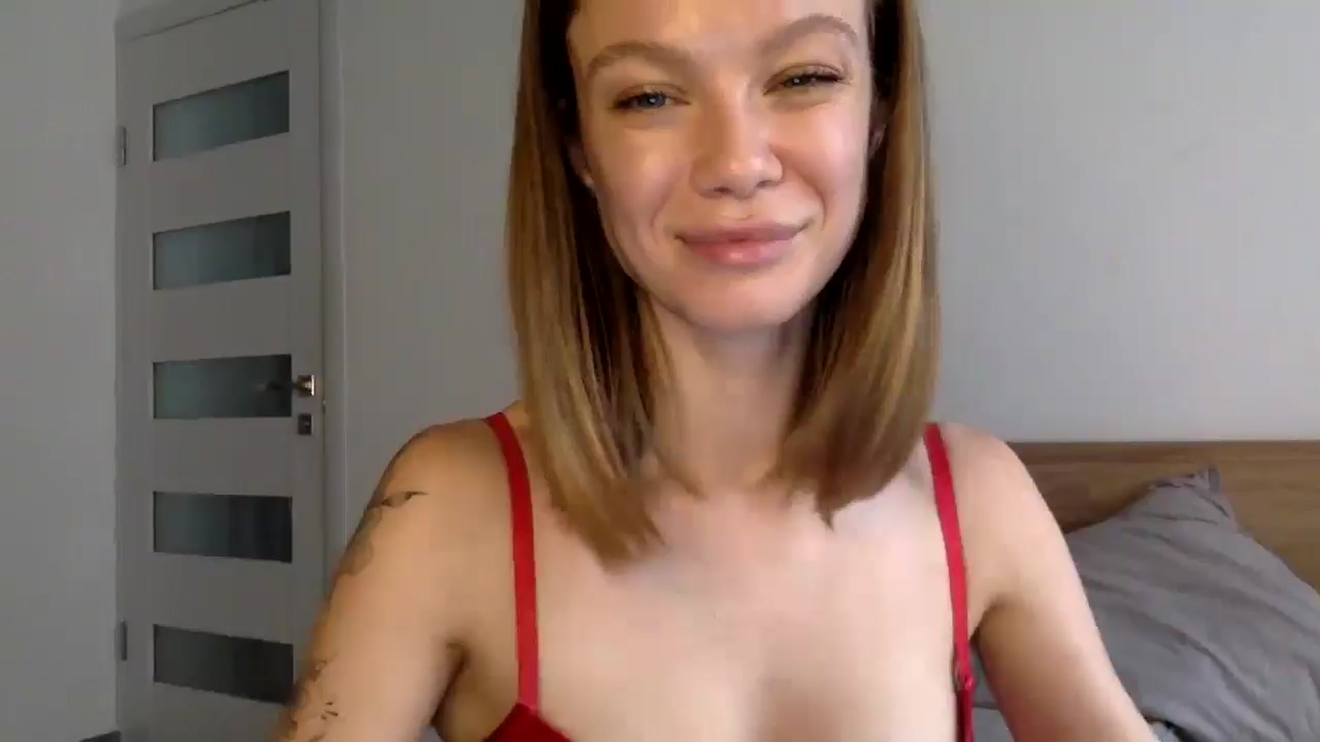 Gallery image thumbnail from LuluAmes's myfreecams stream on, 11/22/2024, 12:01 image 14 of 20