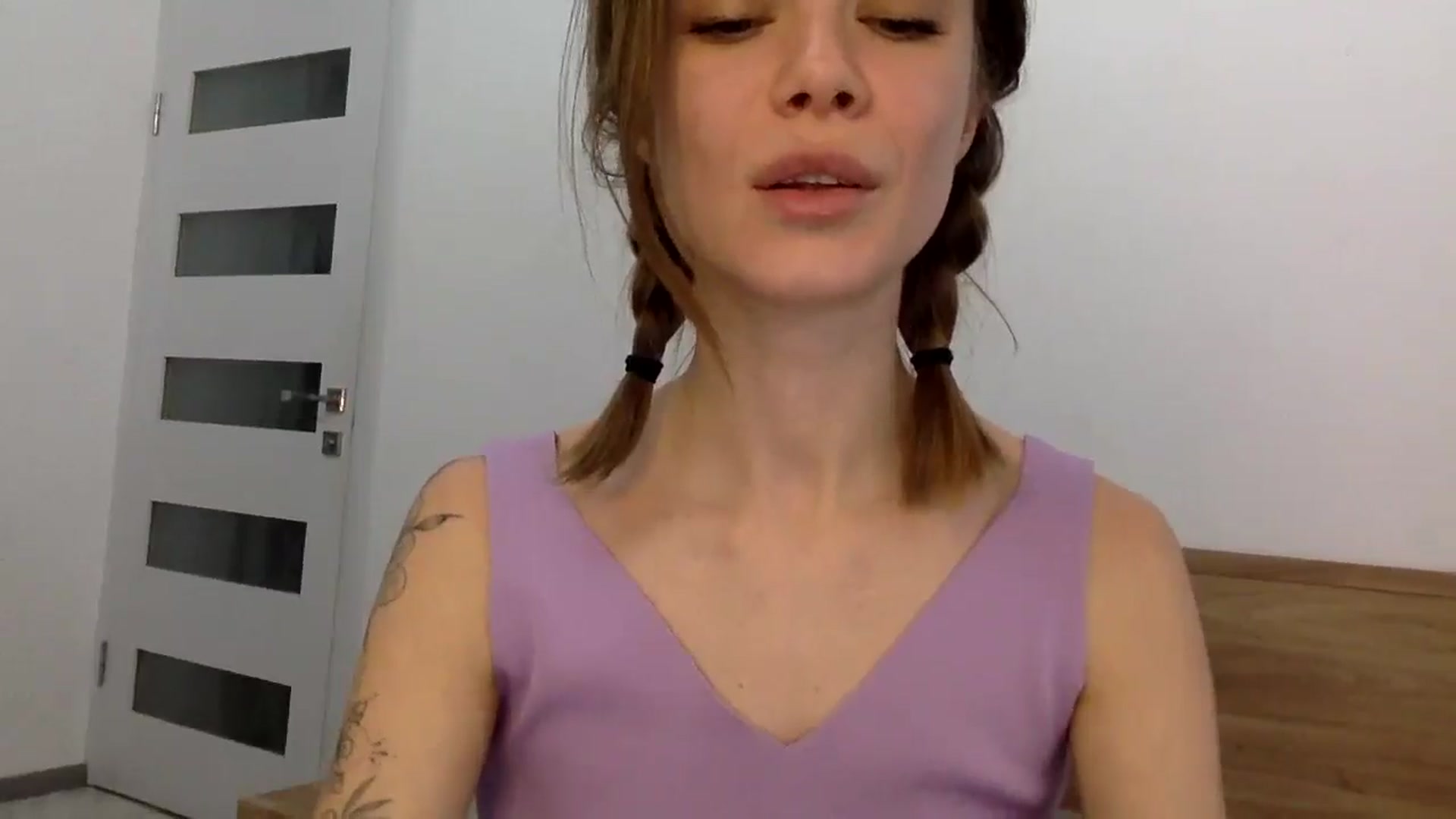 Gallery image thumbnail from LuluAmes's myfreecams stream on, 11/29/2024, 13:37 image 9 of 20