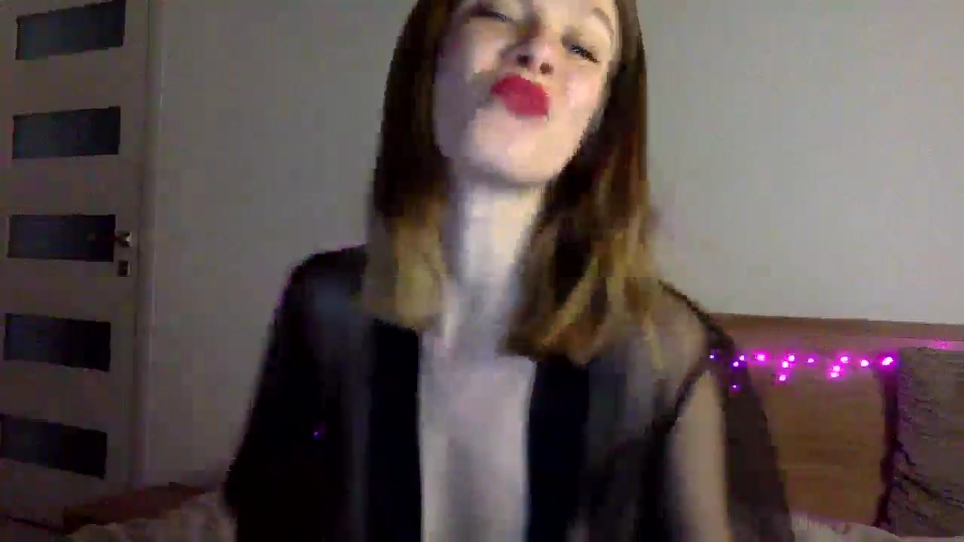 Gallery image thumbnail from LuluAmes's myfreecams stream on, 12/21/2024, 12:03 image 3 of 20