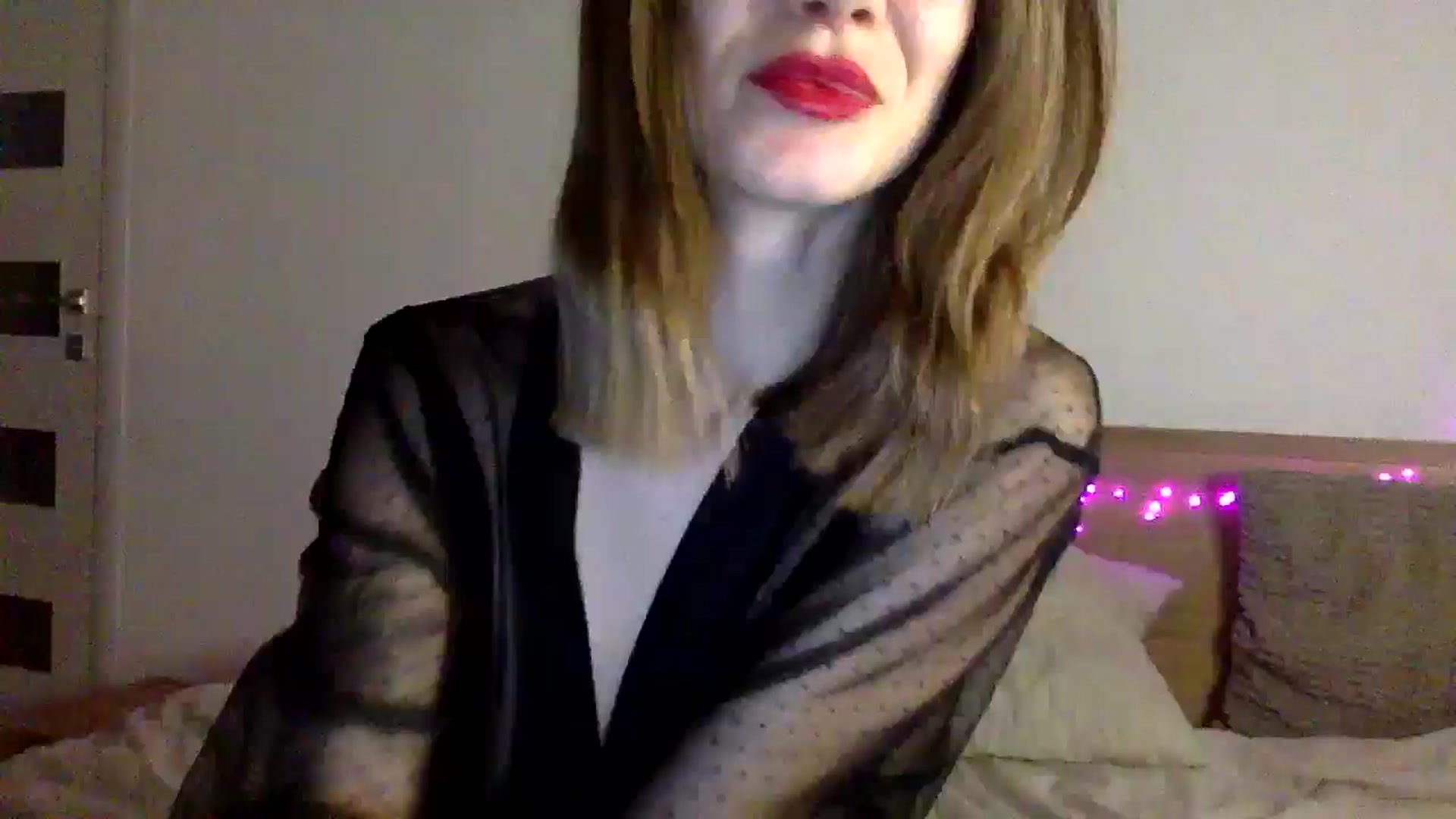 Gallery image thumbnail from LuluAmes's myfreecams stream on, 12/21/2024, 13:13 image 2 of 20