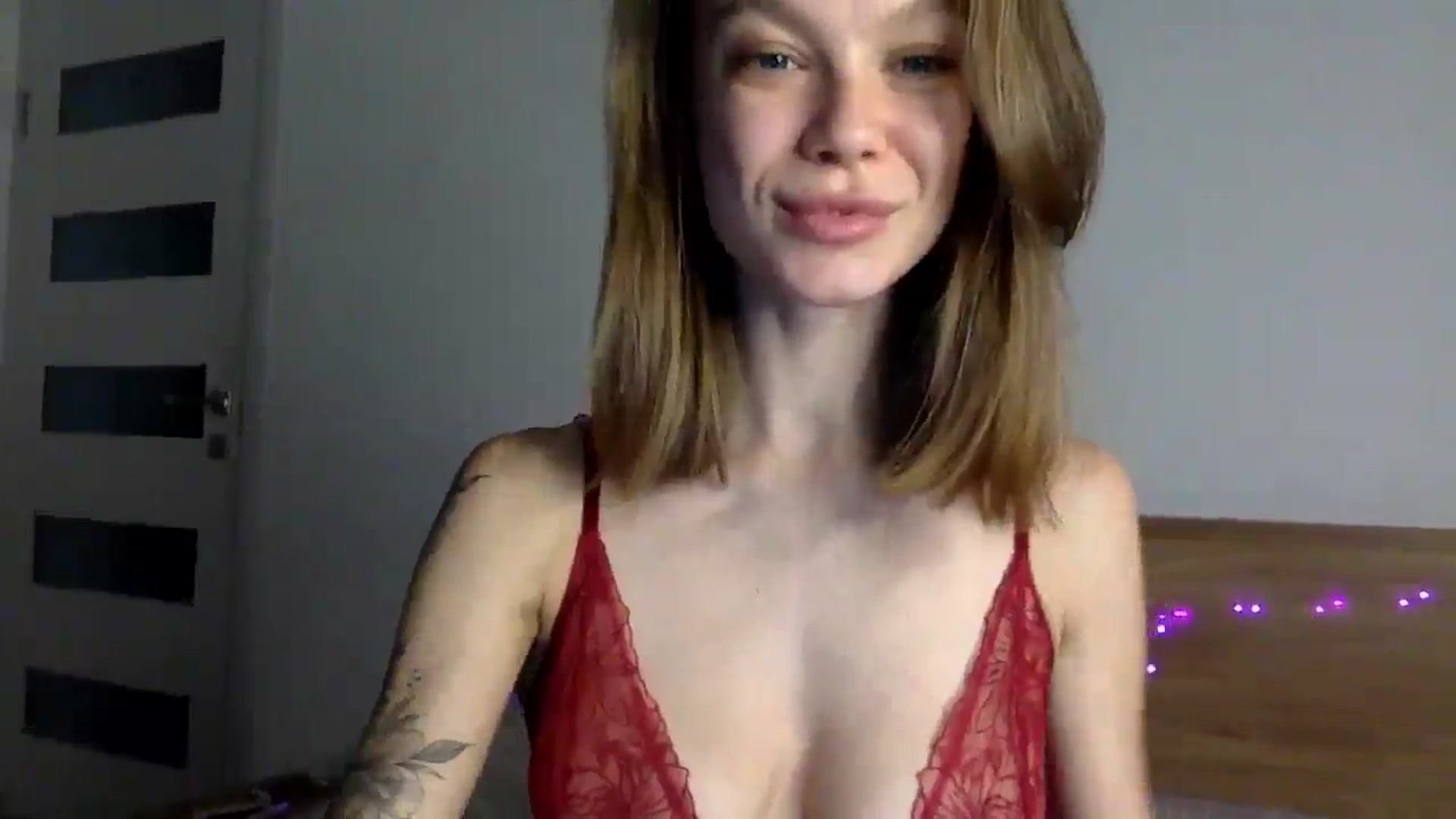 Gallery image thumbnail from LuluAmes's myfreecams stream on, 12/23/2024, 09:02 image 15 of 20