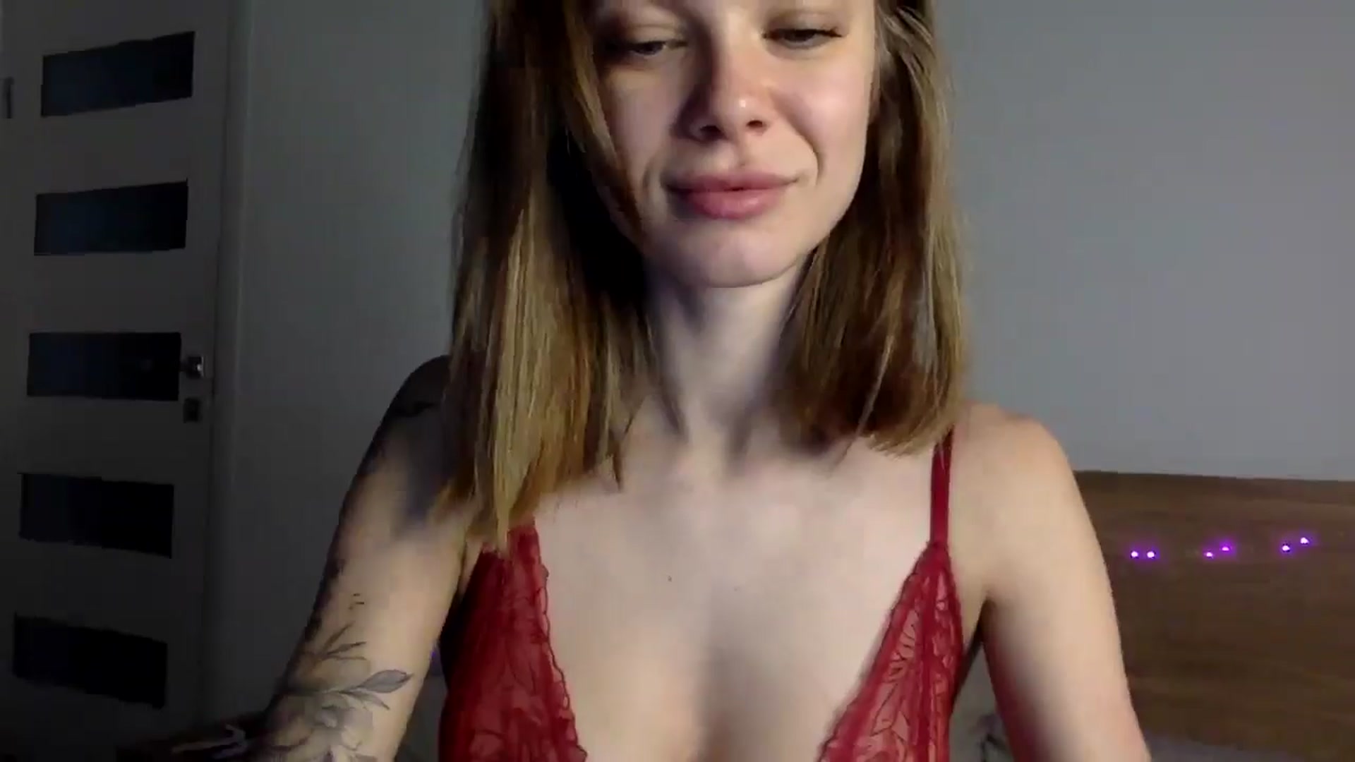 Gallery image thumbnail from LuluAmes's myfreecams stream on, 12/23/2024, 09:02 image 9 of 20