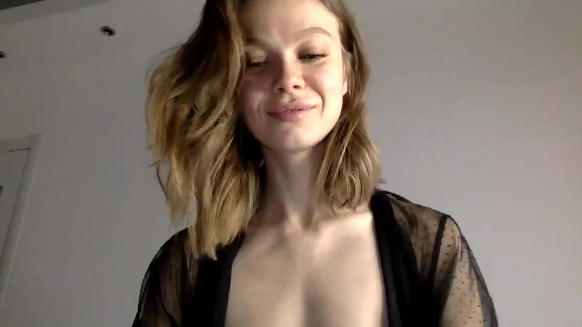 Gallery image thumbnail from LuluAmes's myfreecams stream on, 12/24/2024, 12:35 image 8 of 20