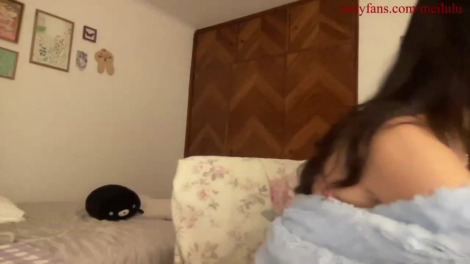 Gallery image thumbnail from LuluArtist's myfreecams stream on, 11/17/2022, 06:00 image 4 of 20