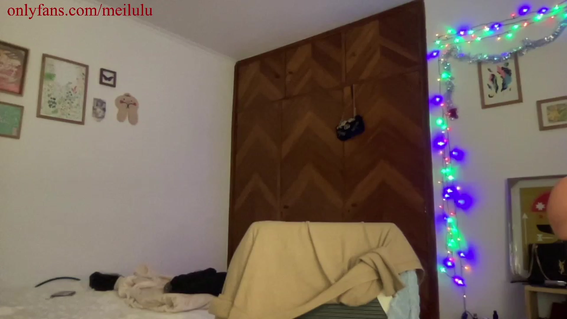 Gallery image thumbnail from LuluArtist's myfreecams stream on, 12/09/2022, 02:26 image 11 of 20