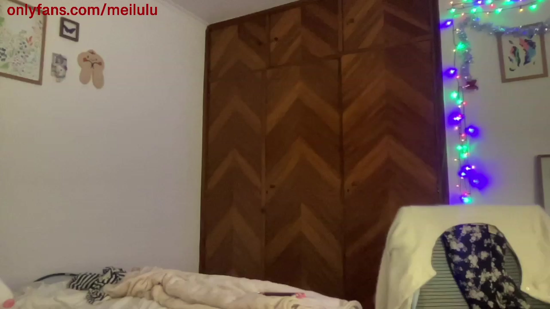 Gallery image thumbnail from LuluArtist's myfreecams stream on, 12/27/2022, 05:46 image 16 of 20