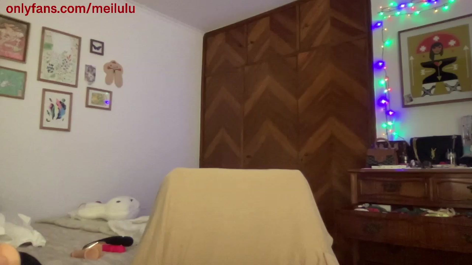 Gallery image thumbnail from LuluArtist's myfreecams stream on, 05/13/2023, 01:09 image 6 of 20