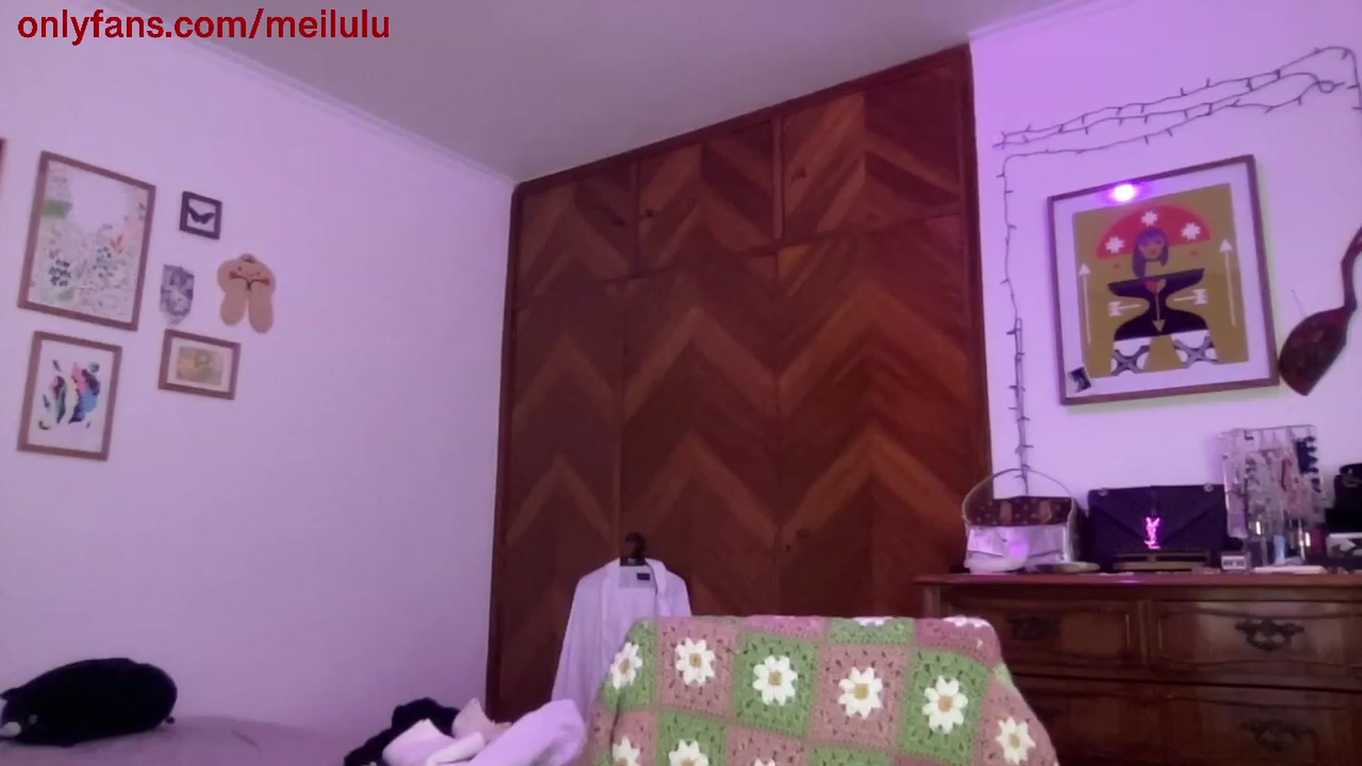 Gallery image thumbnail from LuluArtist's myfreecams stream on, 06/17/2023, 01:23 image 20 of 20